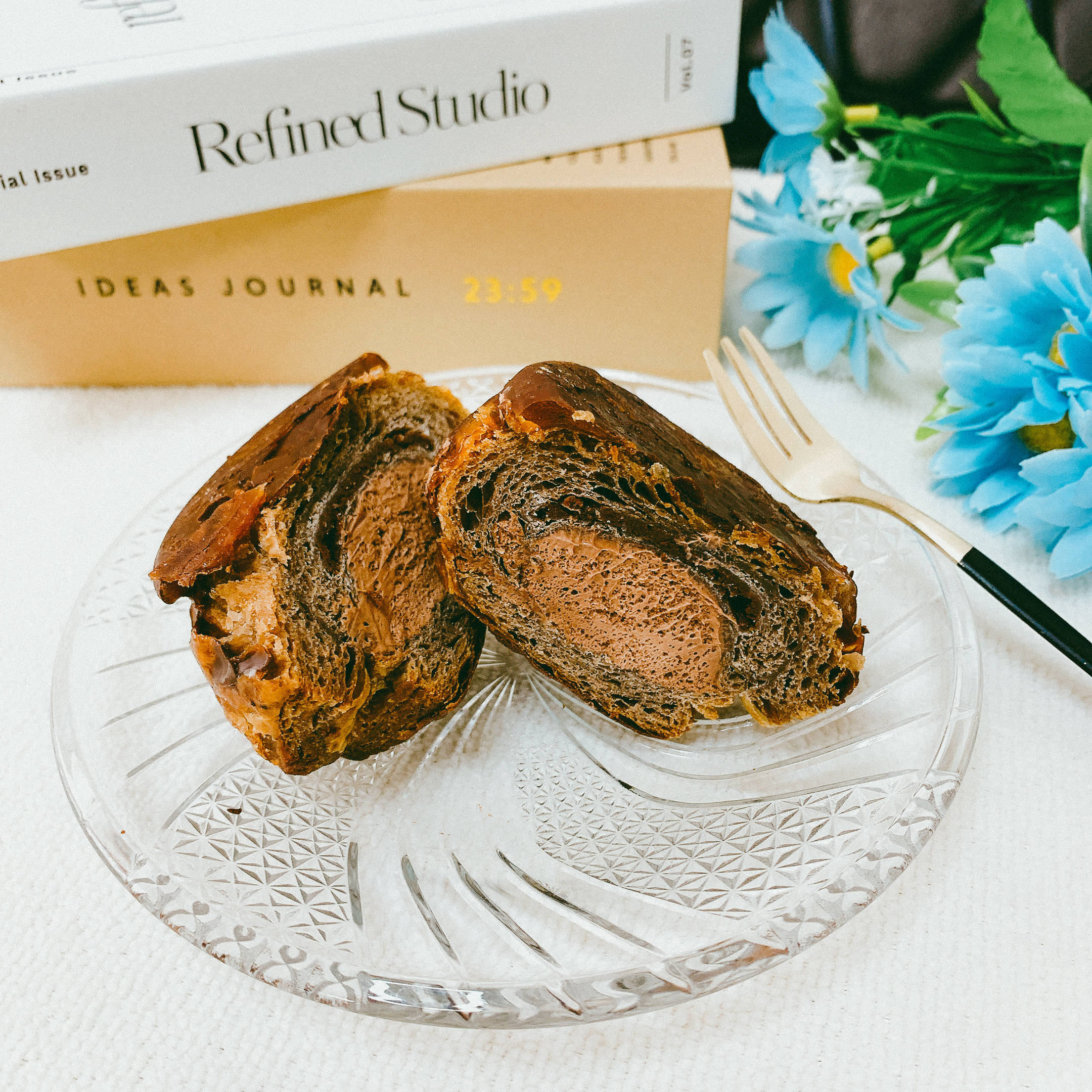 FamilyMart(ファミリーマート)のおすすめのスイーツ「濃厚ショコラのクイニーアマン」