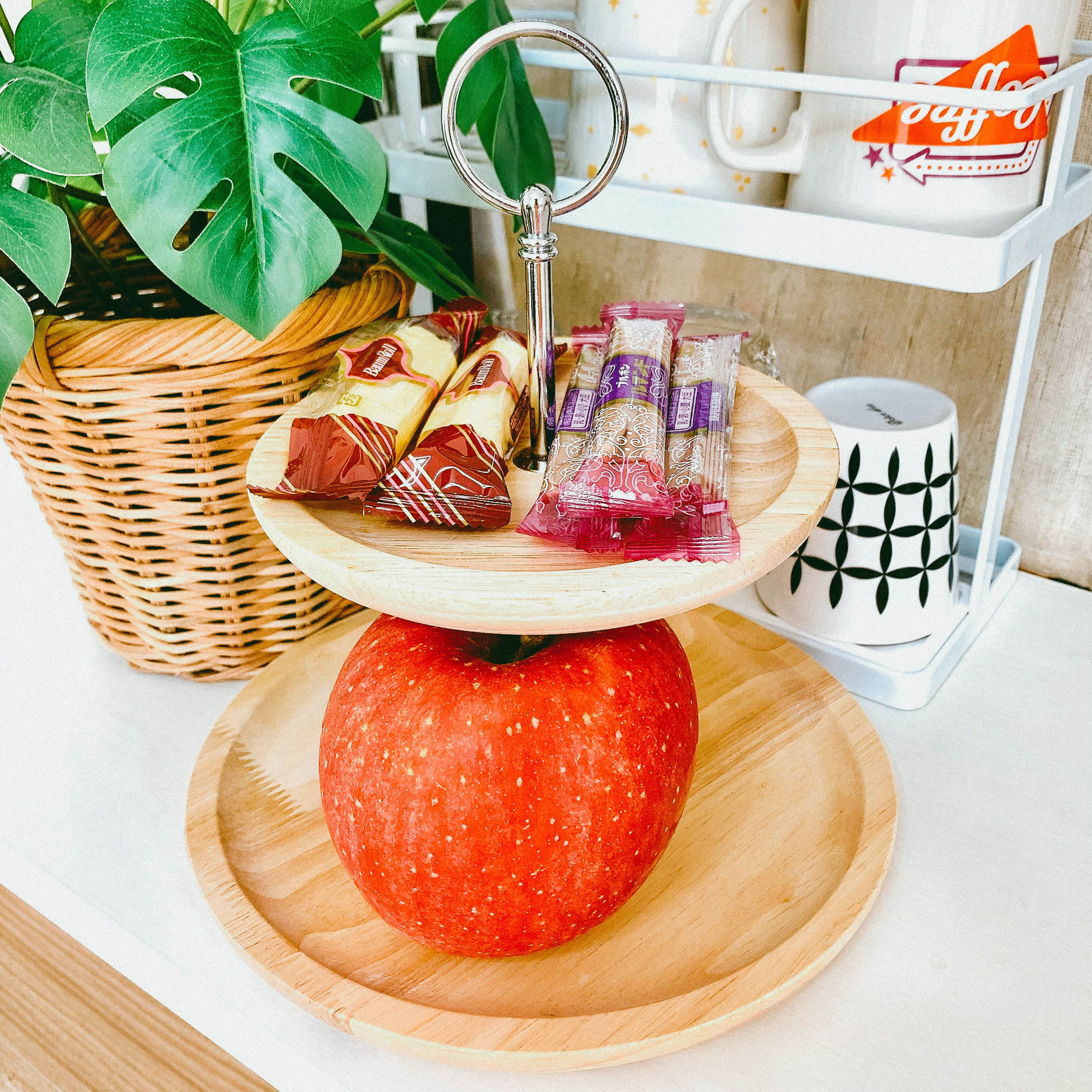 ニトリのおしゃれインテリア「【デコホーム商品】木製ケーキスタンド 2段(XY6S2)」