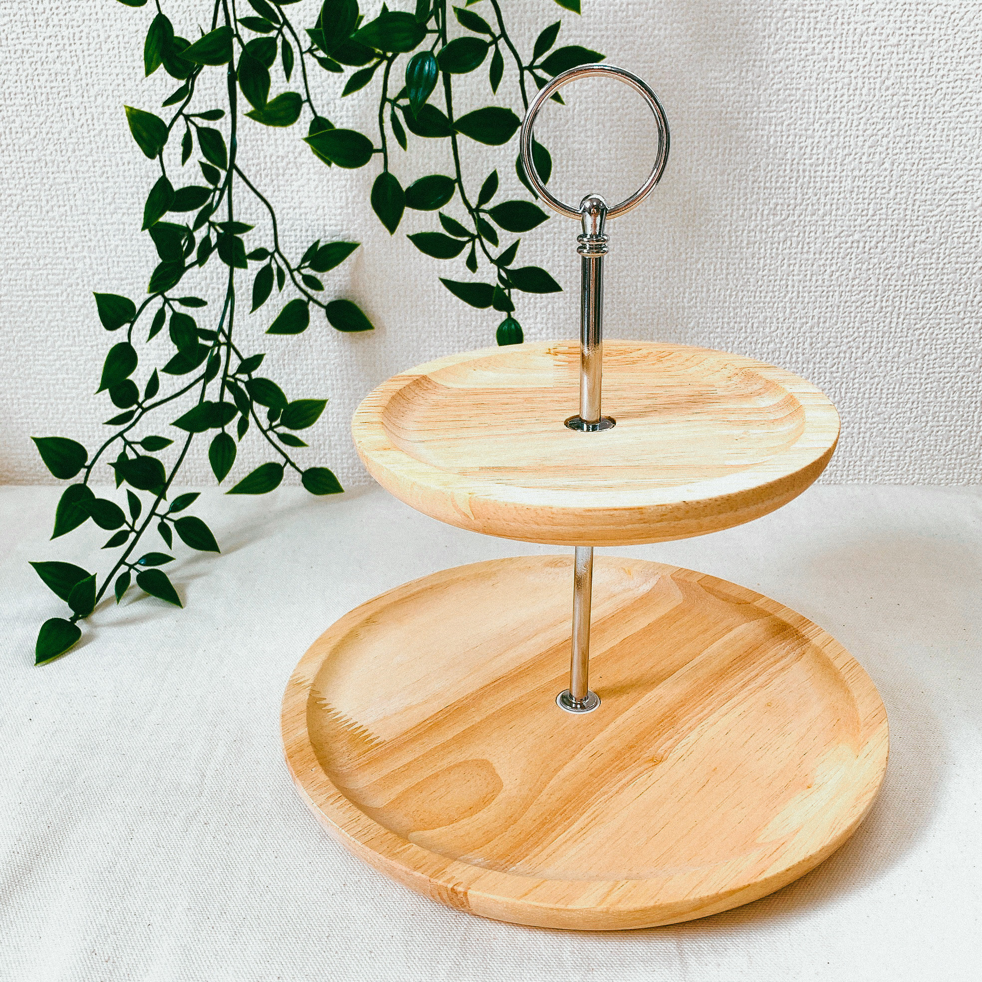 ニトリのおしゃれインテリア「【デコホーム商品】木製ケーキスタンド 2段(XY6S2)」