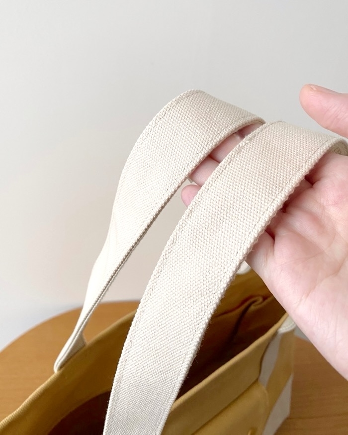 ユニクロのおすすめアイテム「キャンバストートバッグ」