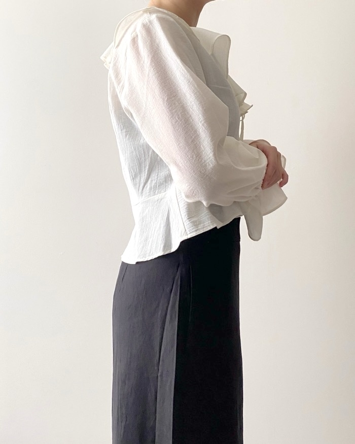 GUのおすすめアイテム「ラッフルボレロブラウス（長袖）Q+E」