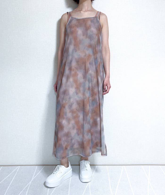 GU新作のおすすめアイテム「チュールプリントワンピース(ノースリーブ)+E」