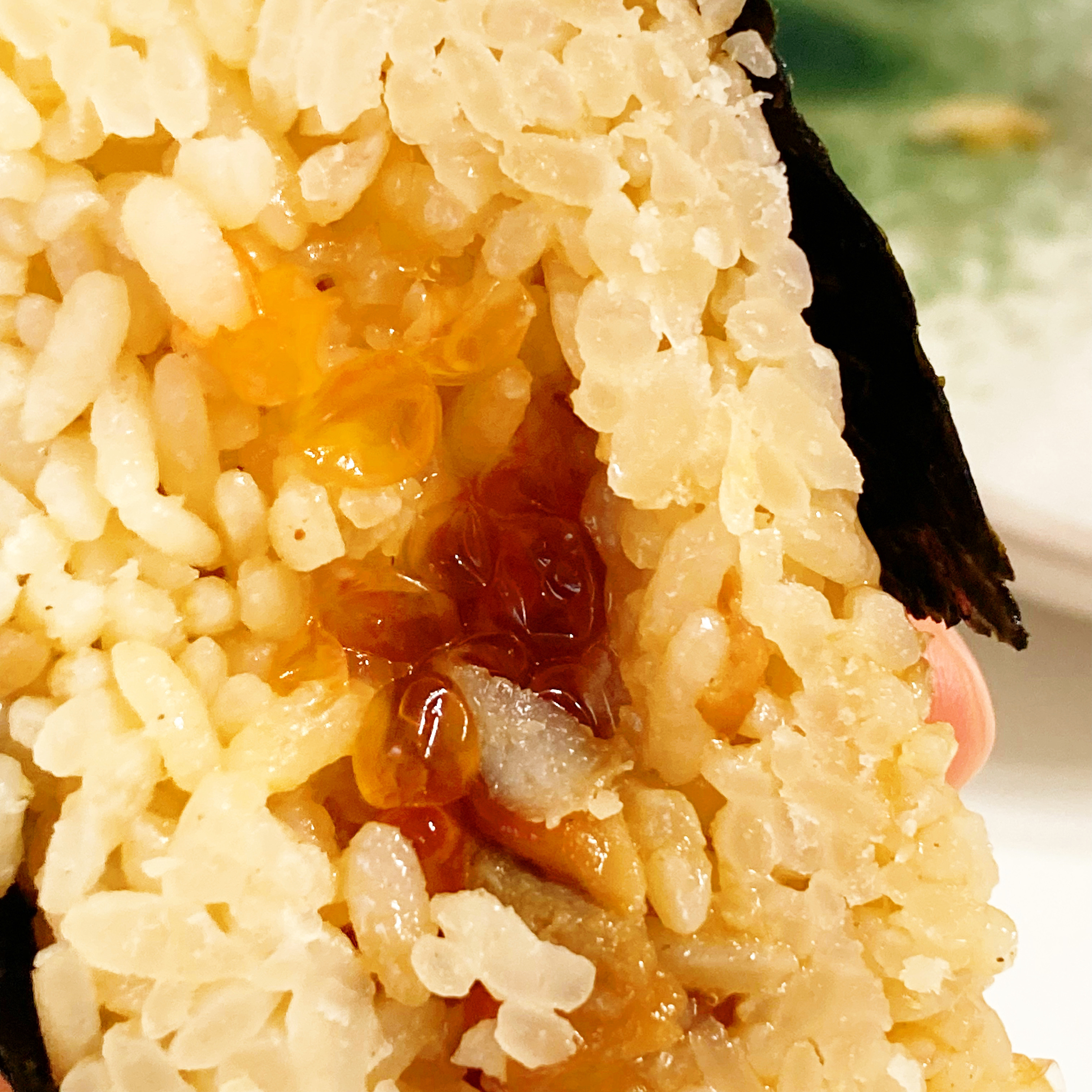 FamilyMart(ファミリーマート)のおすすめおにぎり「【関東】ごちむすび いくらと焼ほたて」