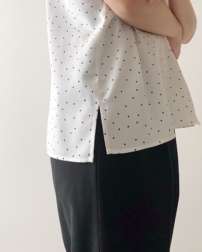 UNIQLO(ユニクロ)のおすすめのレディースアイテム「レーヨンプリントブラウス(半袖)」