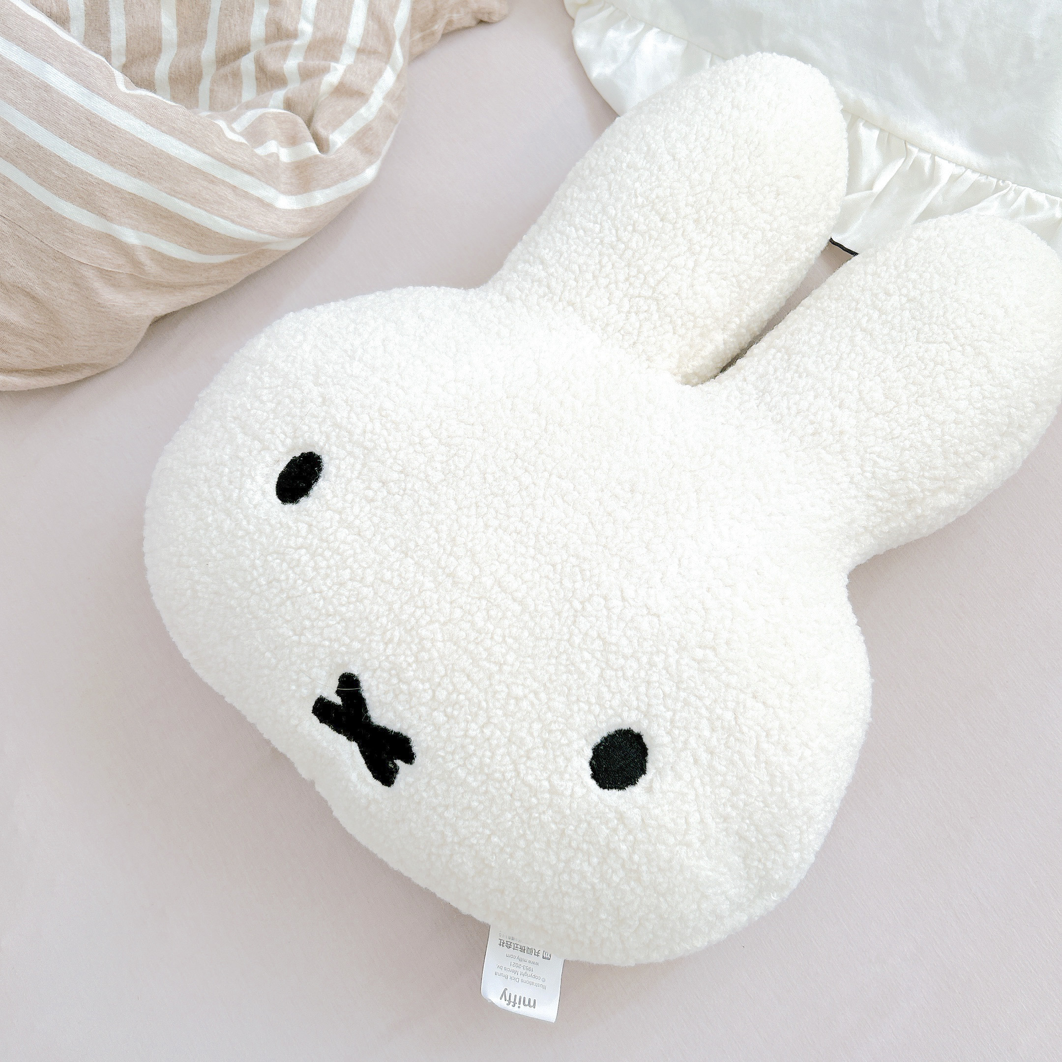 ニトリのオススメのグッズ【ネット限定】「miffy ミッフィーボアダイカットクッション」
