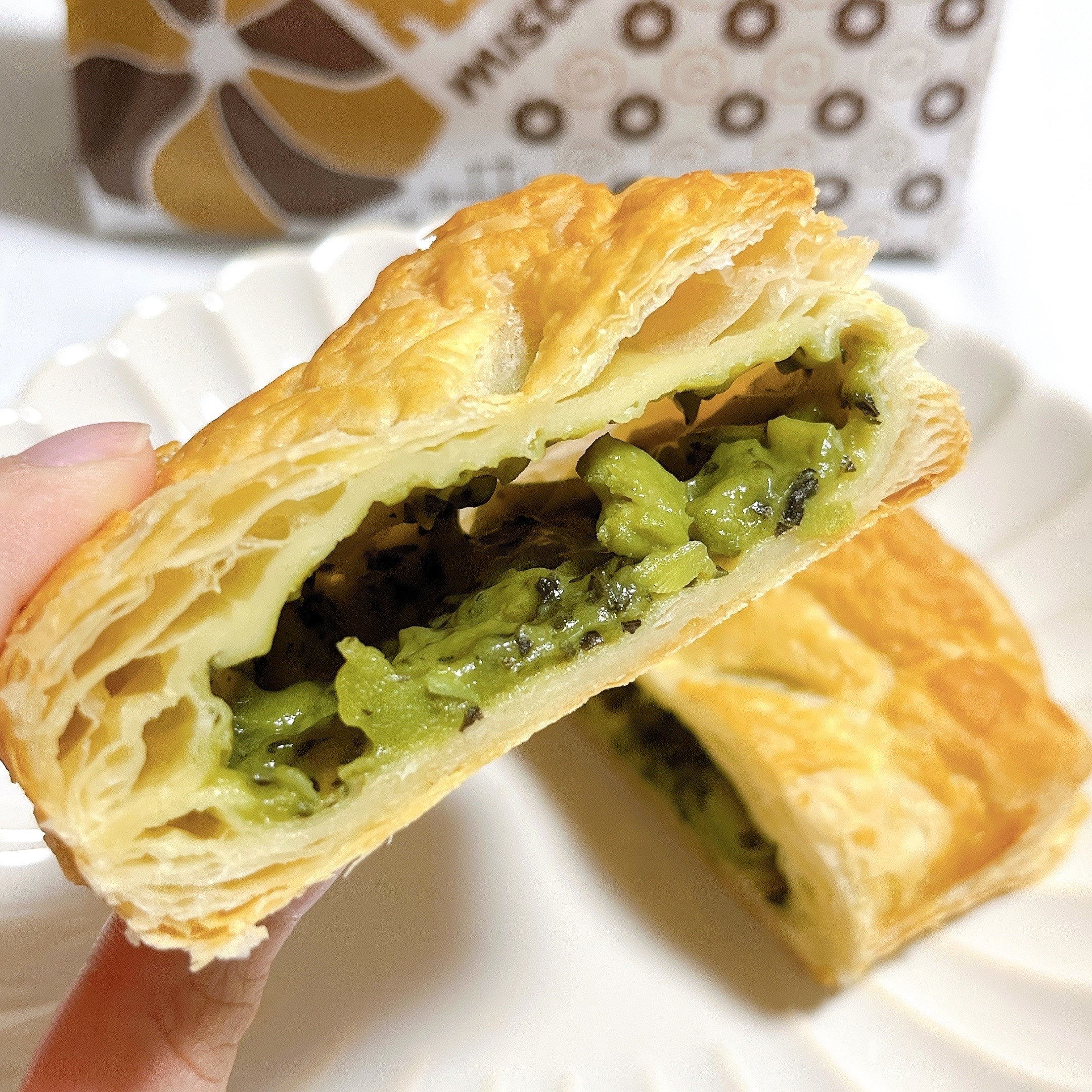 ミスタードーナツのオススメのパイ「チキンとマカロニのジェノベーゼパイ」