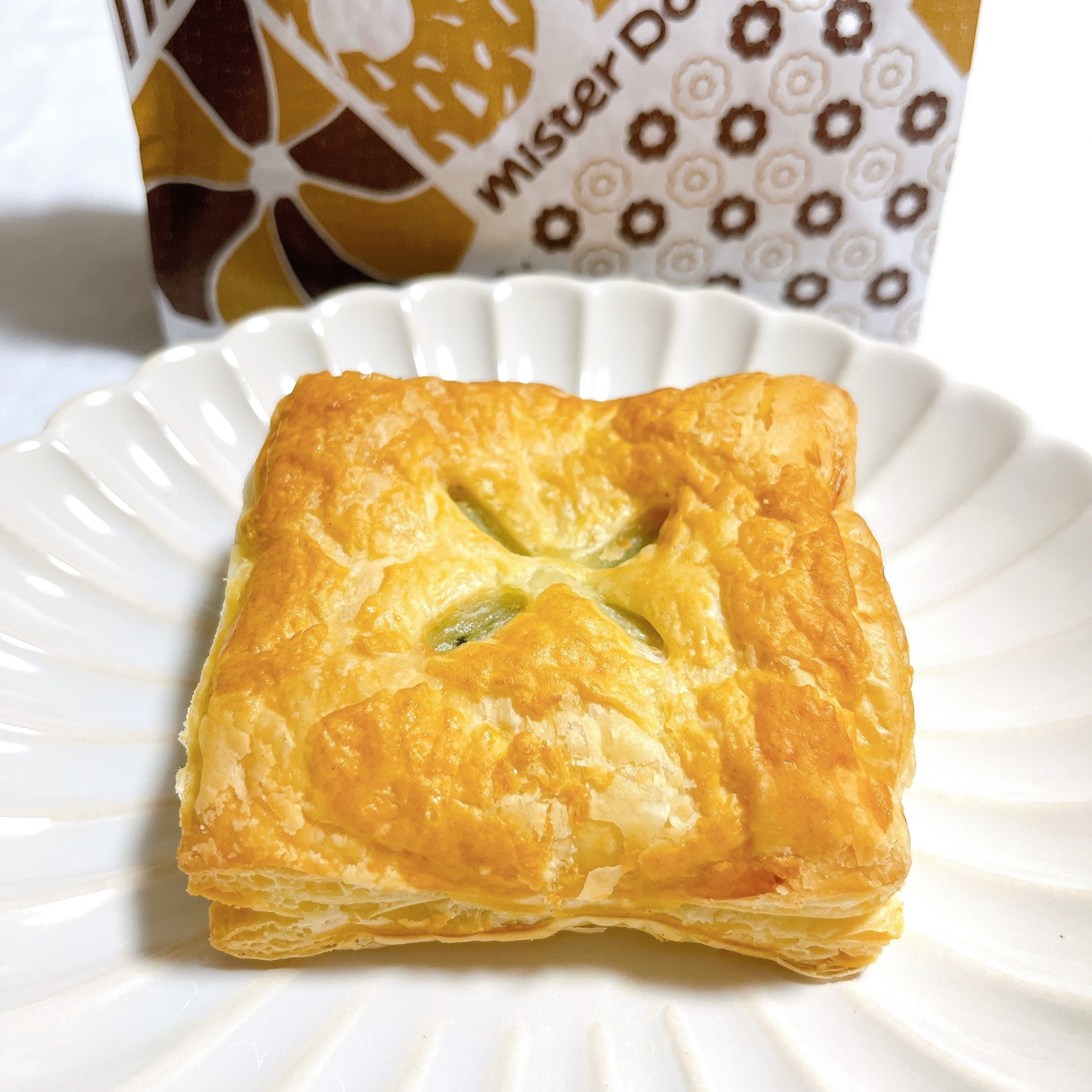 ミスタードーナツのオススメのパイ「チキンとマカロニのジェノベーゼパイ」