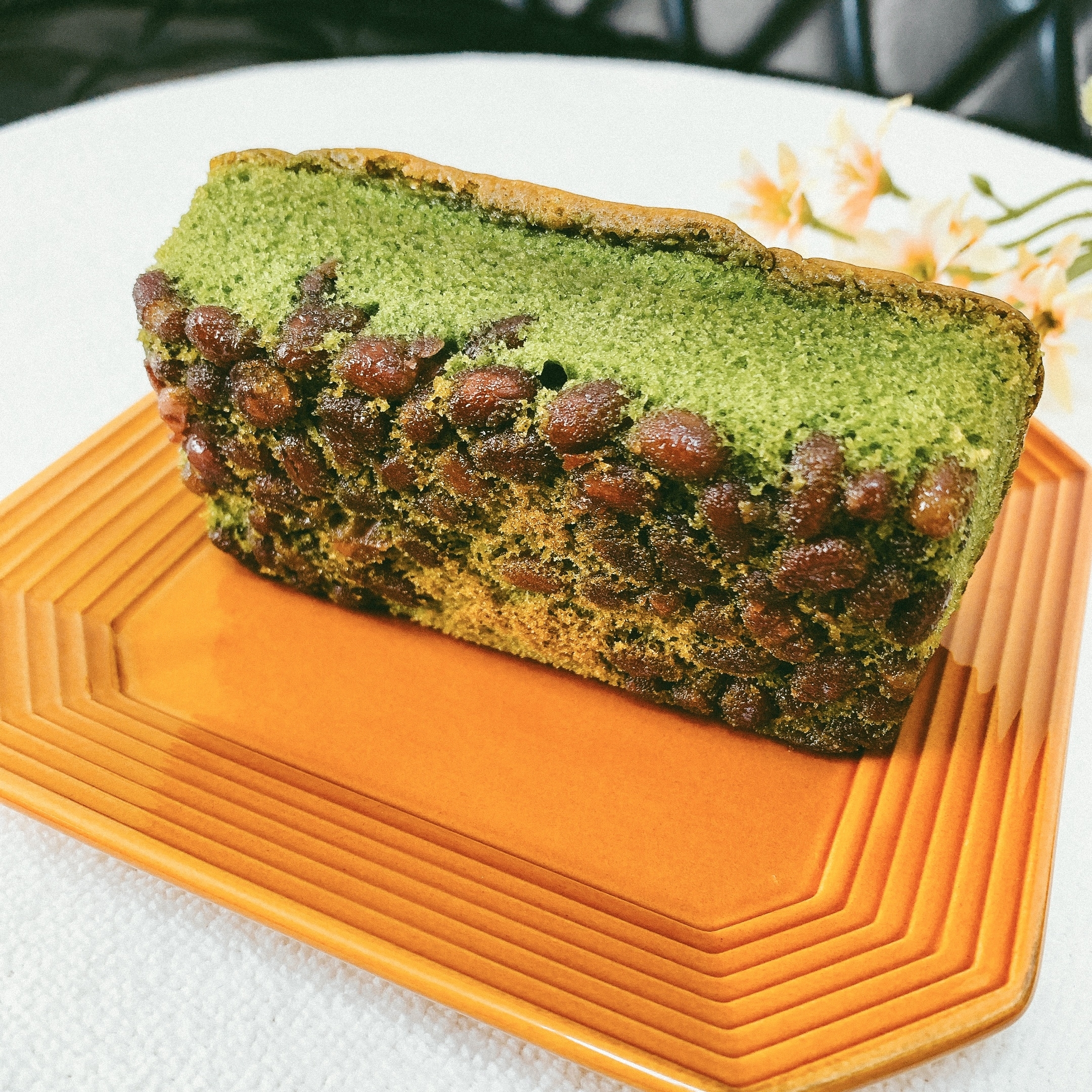無印良品のおすすめのスイーツ「抹茶と小豆のケーキ」