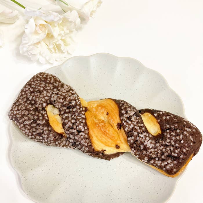 FamilyMart(ファミリーマート)のおすすめスイーツパン「ツイストチョコデニッシュ」