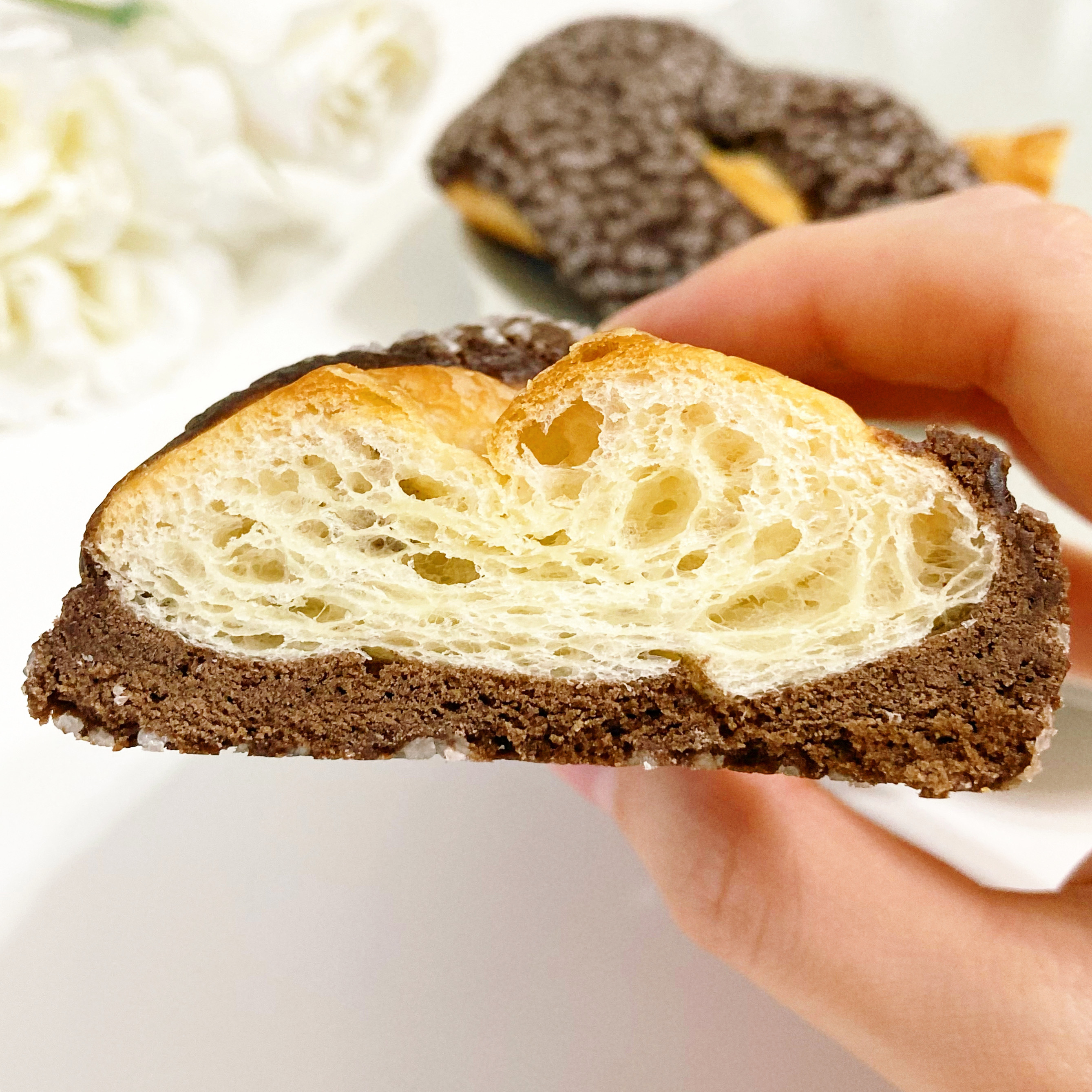 FamilyMart(ファミリーマート)のおすすめスイーツパン「ツイストチョコデニッシュ」