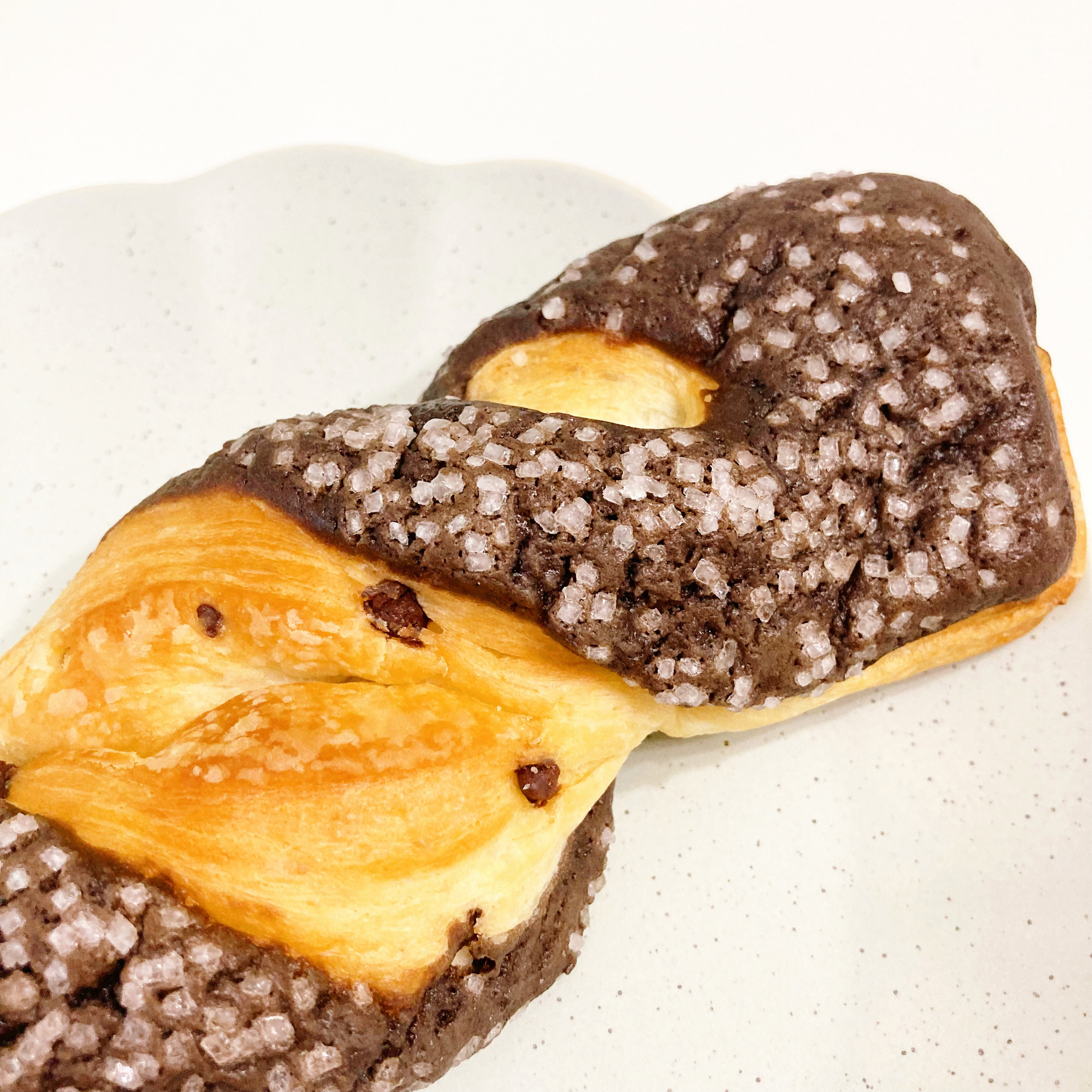 FamilyMart(ファミリーマート)のおすすめスイーツパン「ツイストチョコデニッシュ」