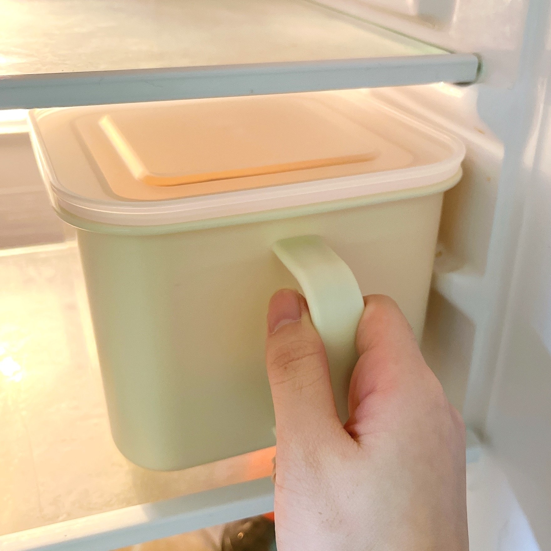 スリーコインズのおすすめのキッチングッズ「味噌保存容器/KITINTO」