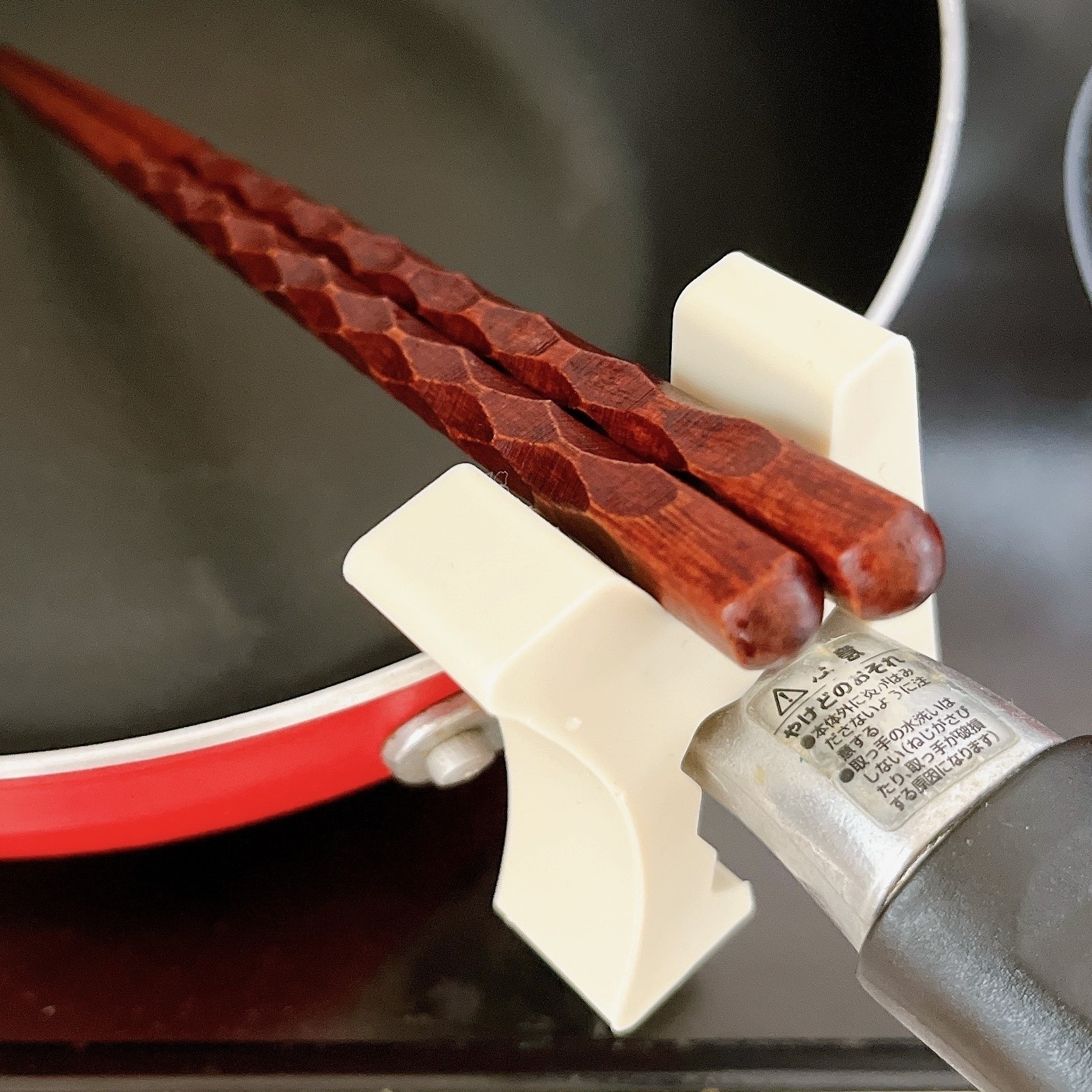 スリーコインズのおすすめのキッチングッズ「シリコーンキッチンクリップ/KITINTO」