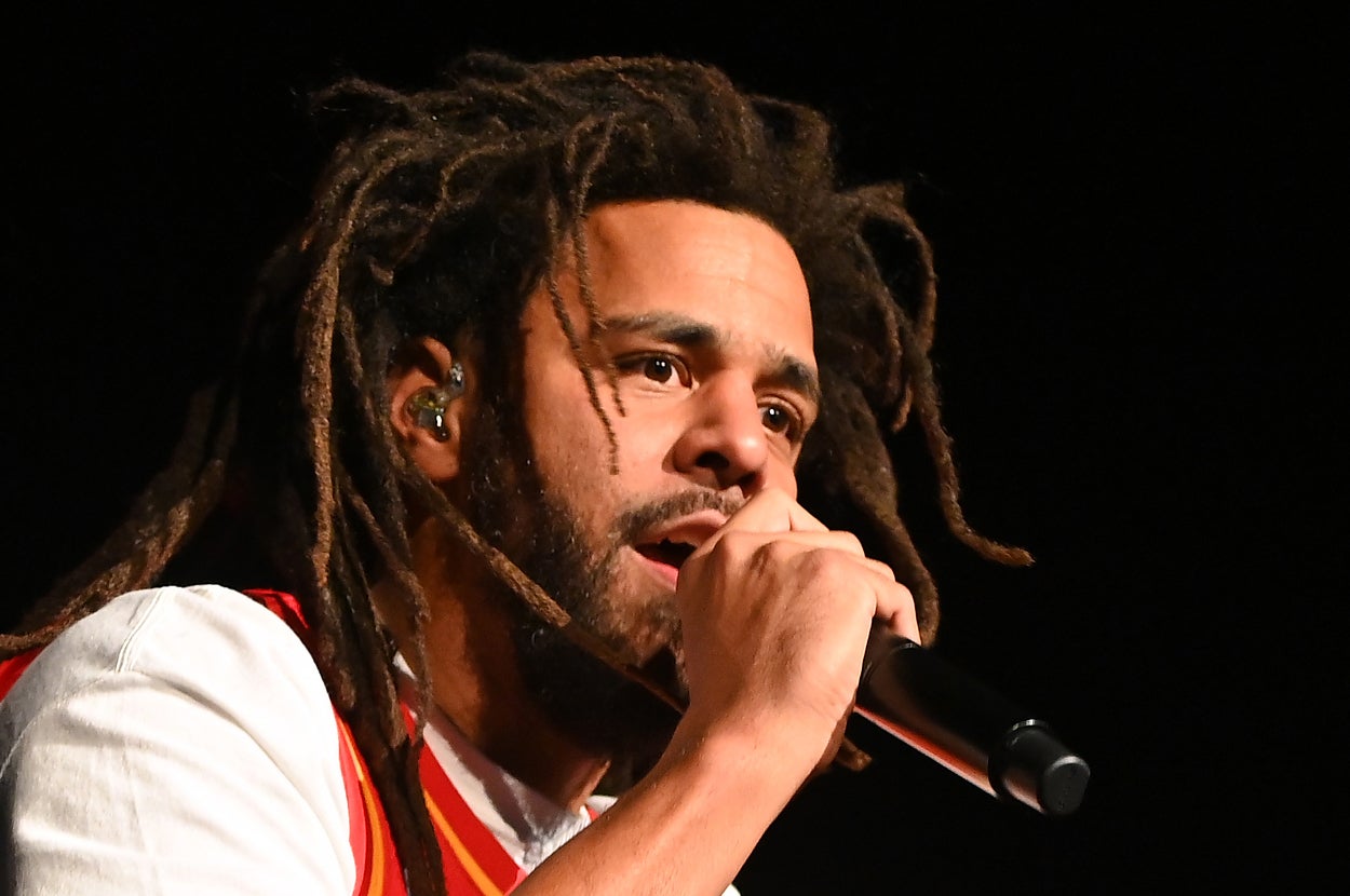 J. Cole Shocked the World With His Kendrick Apology. But We Should Have All Seen It Coming. - Vimarsana News