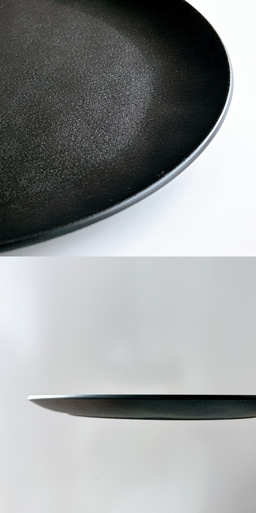 DAISO（ダイソー）のオススメのお皿「深月レンジ食器（丸皿、21cm、黒）」