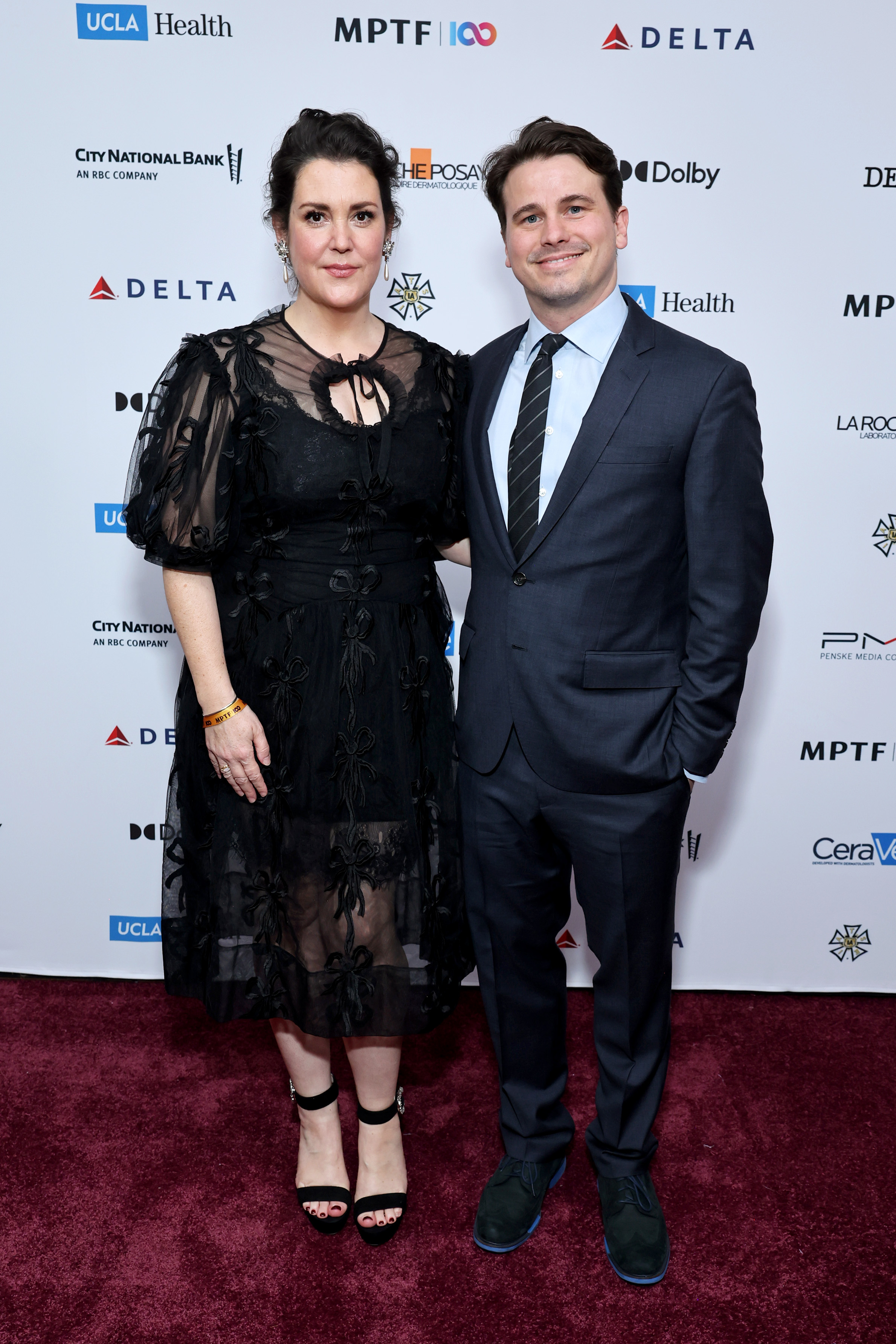 Melanie Lynskey and Jason Ritter on the red carpet