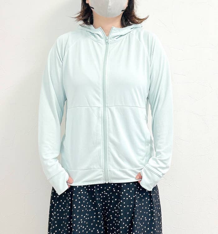 WORKMAN（ワークマン）のおすすめアウター「レディースクールUVフェイスガードパーカー」