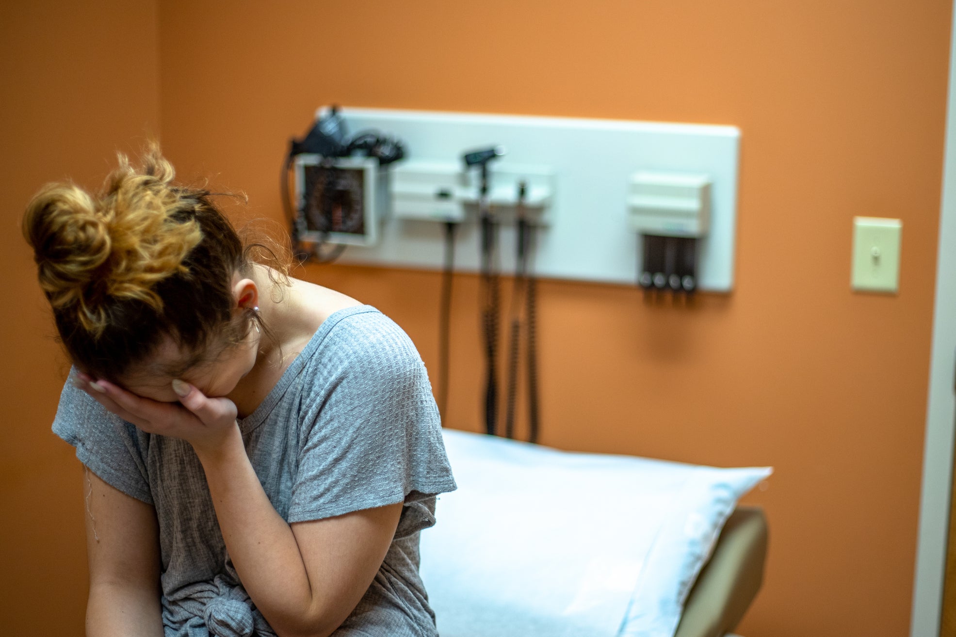 "You Are Blamed For Your Symptoms" — Experts Shared 5 Signs That Your Doctor Is Gaslighting You