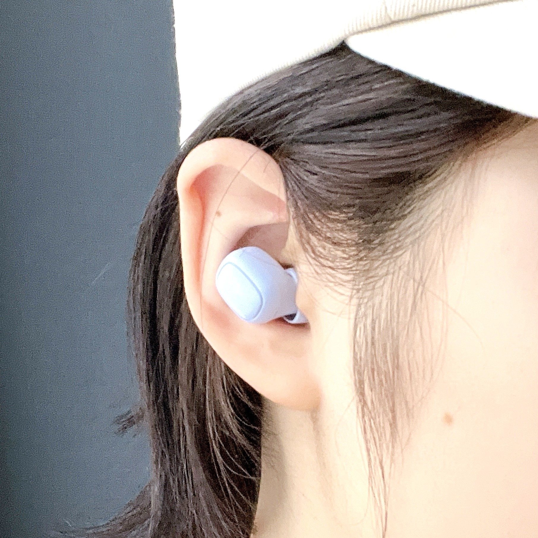 3COINSのオススメのグッズ「ミニクリアワイヤレスイヤホン」