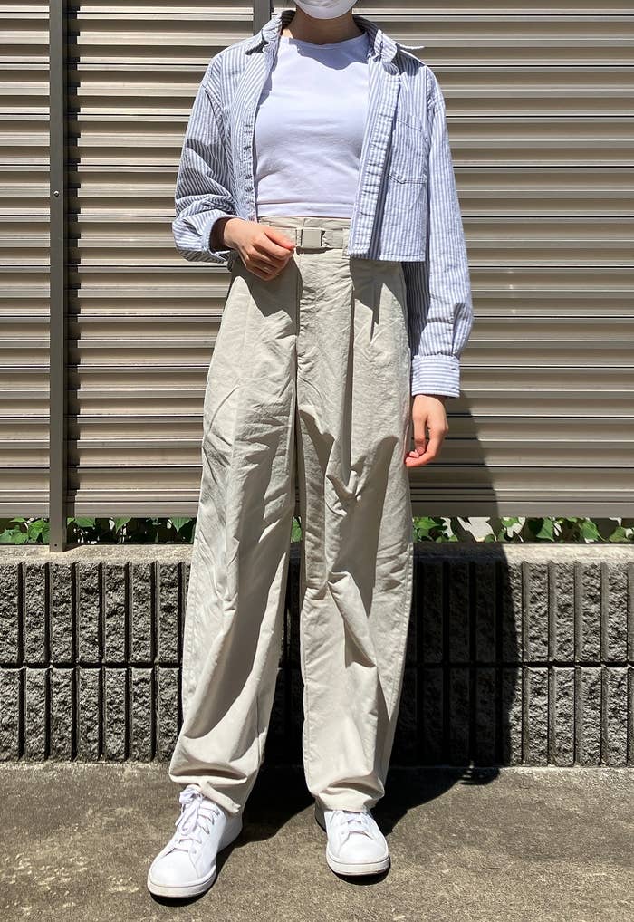 GU（ジーユー）のおすすめボトムス「テックタックコクーンパンツ」