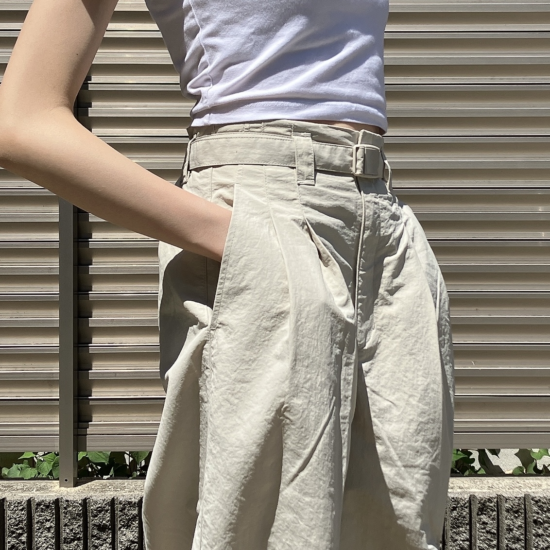 GU（ジーユー）のおすすめボトムス「テックタックコクーンパンツ」