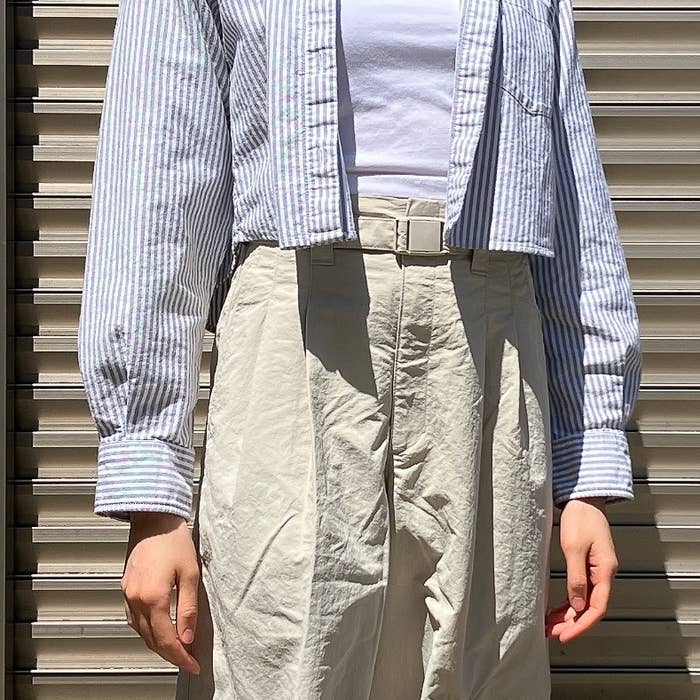 GU（ジーユー）のおすすめボトムス「テックタックコクーンパンツ」