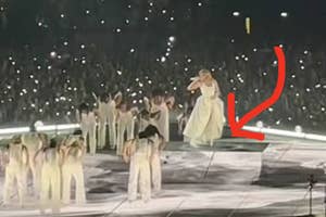 arrow pointing to mirrored platform under Taylor