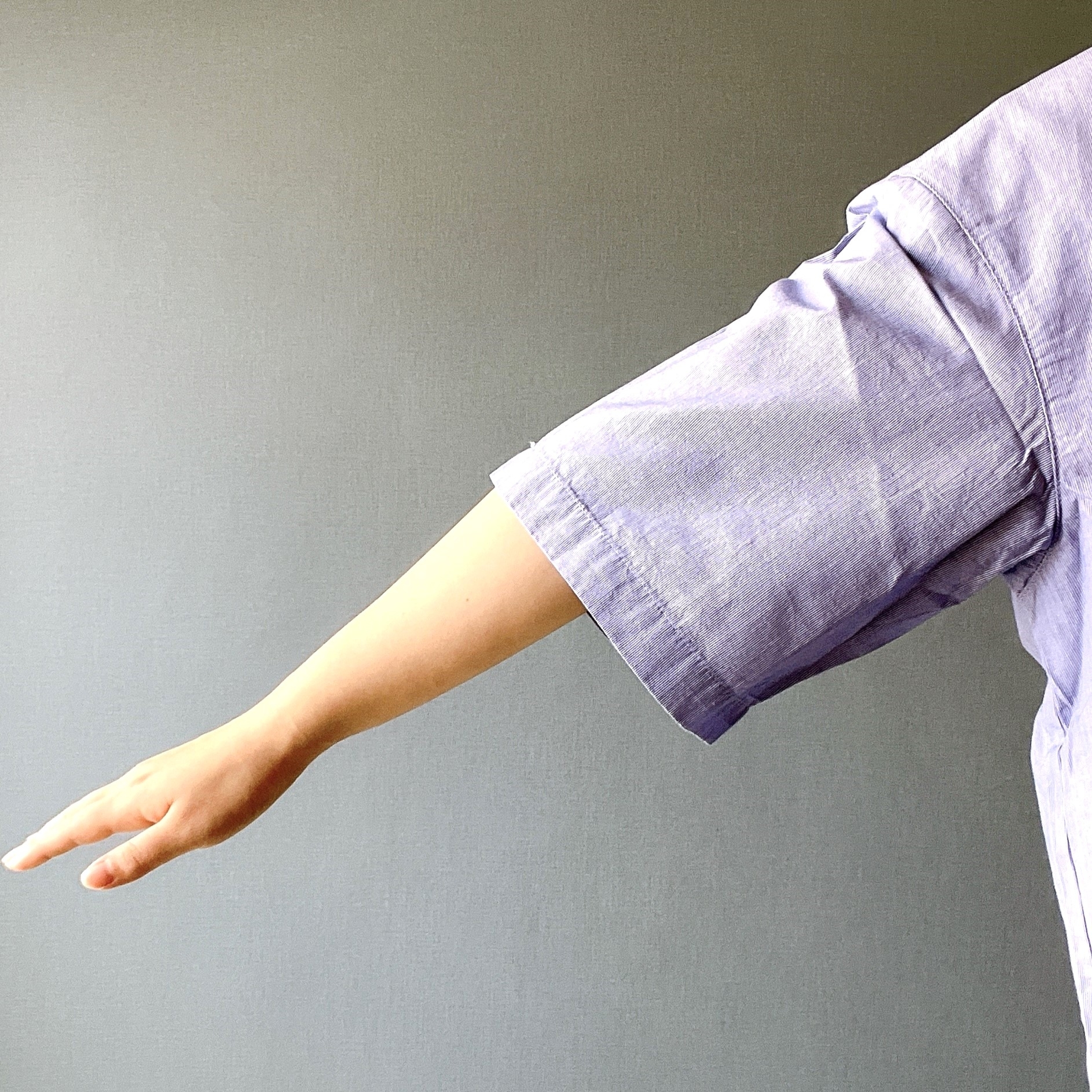 無印良品のオススメのシャツ「婦人 涼感 ブロードレギュラーカラー半袖シャツ」