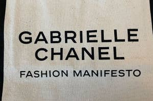 ガブリエル シャネルのファッションマニフェストと書かれたテキストです。