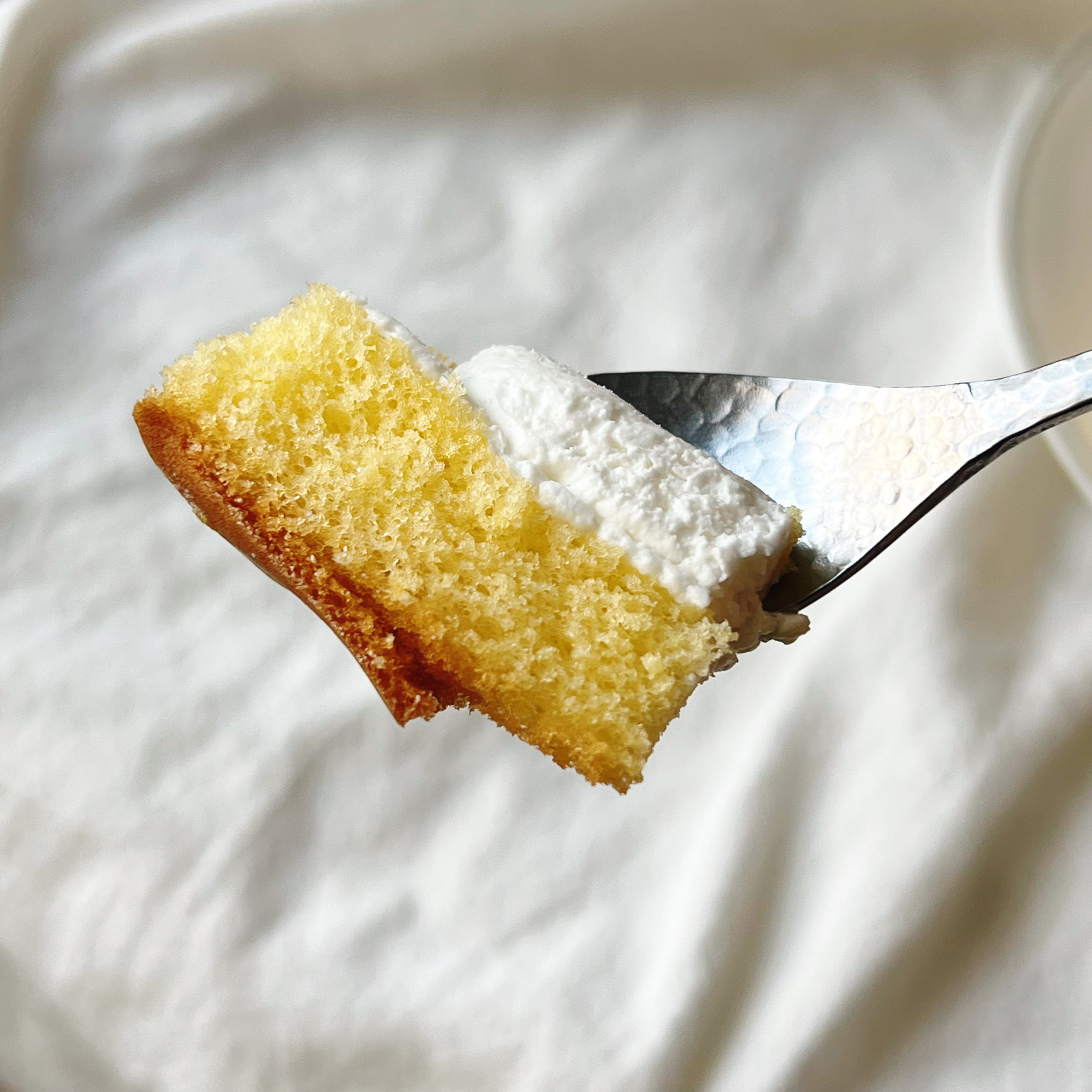 FamilyMart(ファミリーマート)のおすすめスイーツ「プリンサンド」