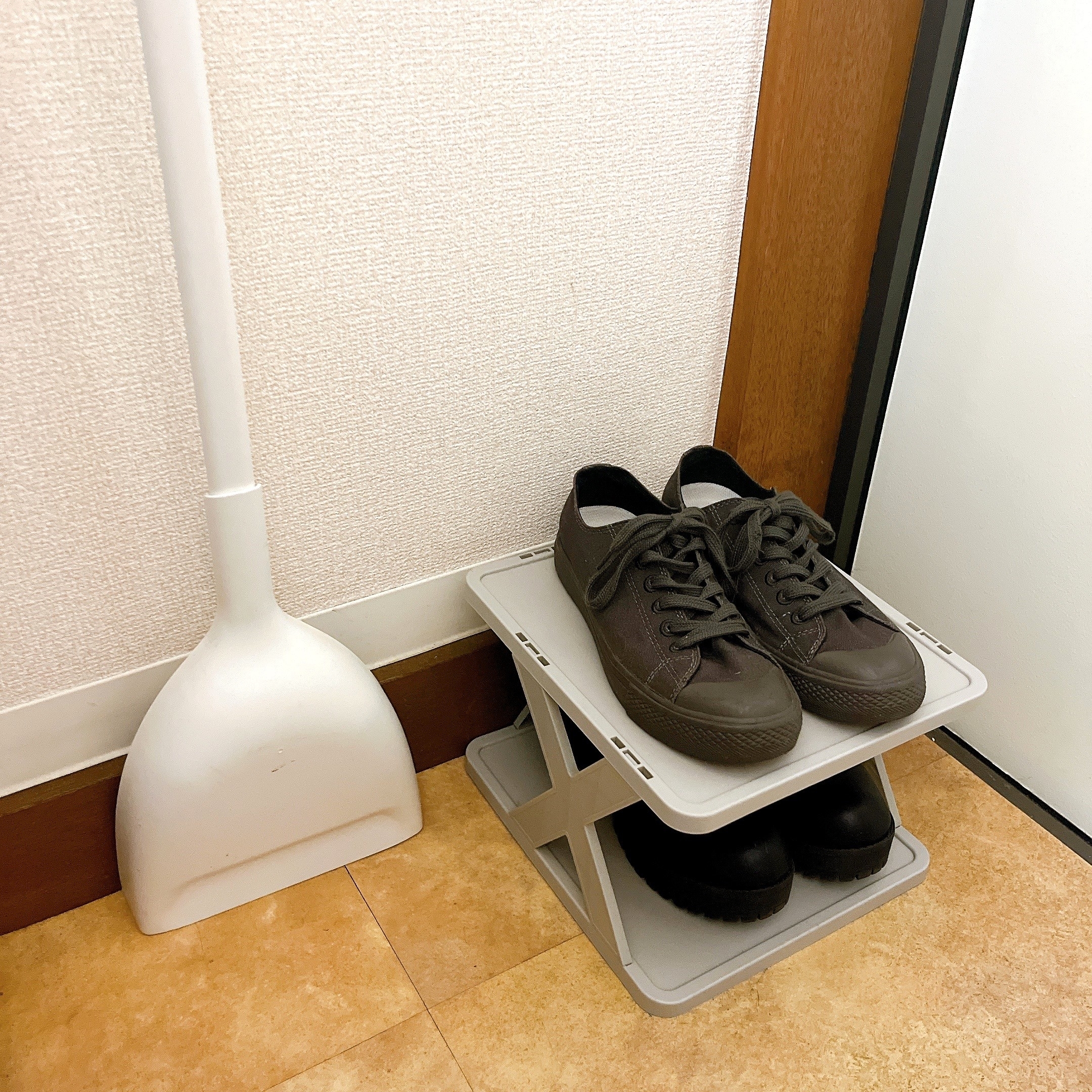 3COINSのオススメのグッズ「シューズラック」