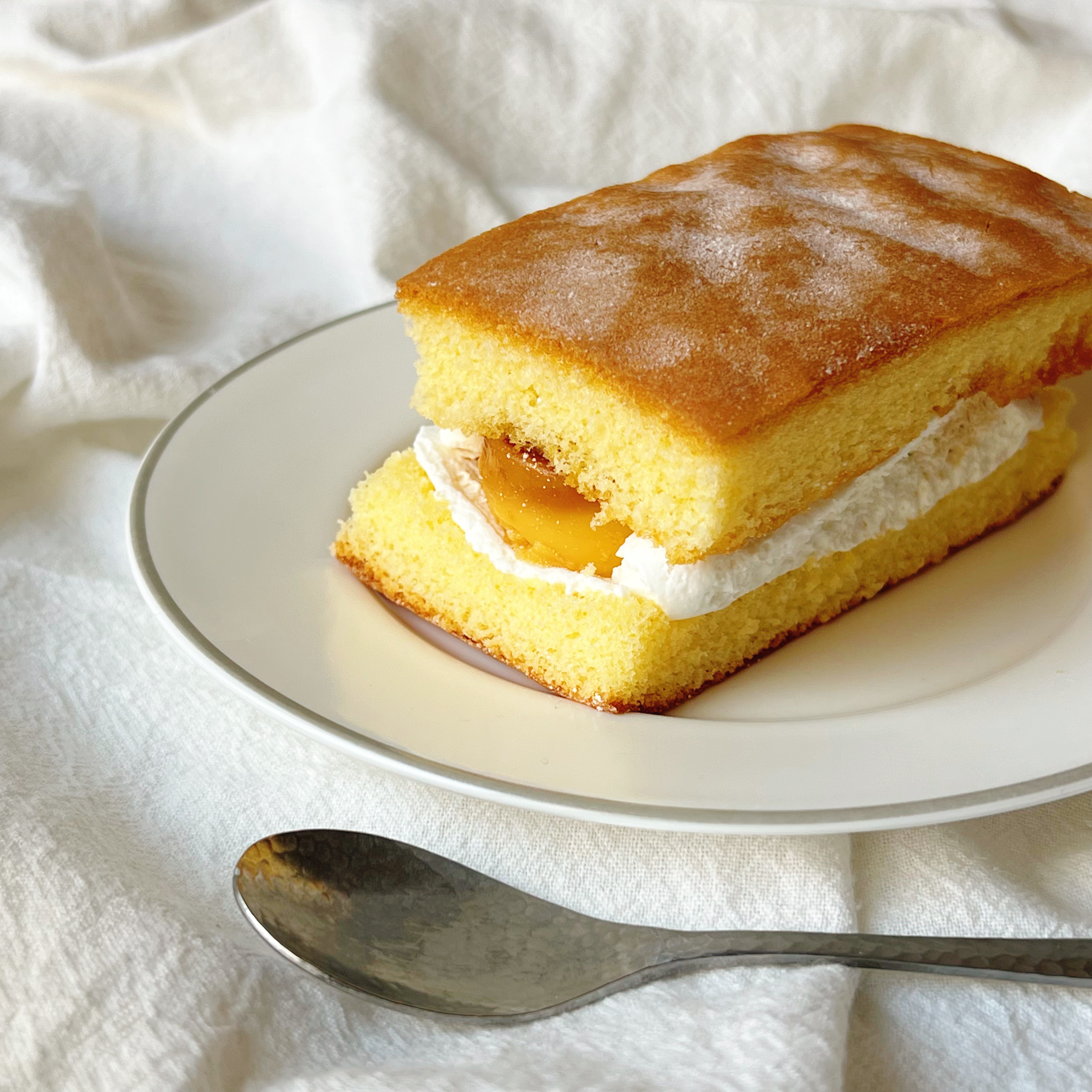 FamilyMart（ファミリーマート）のおすすめスイーツ「プリンサンド」