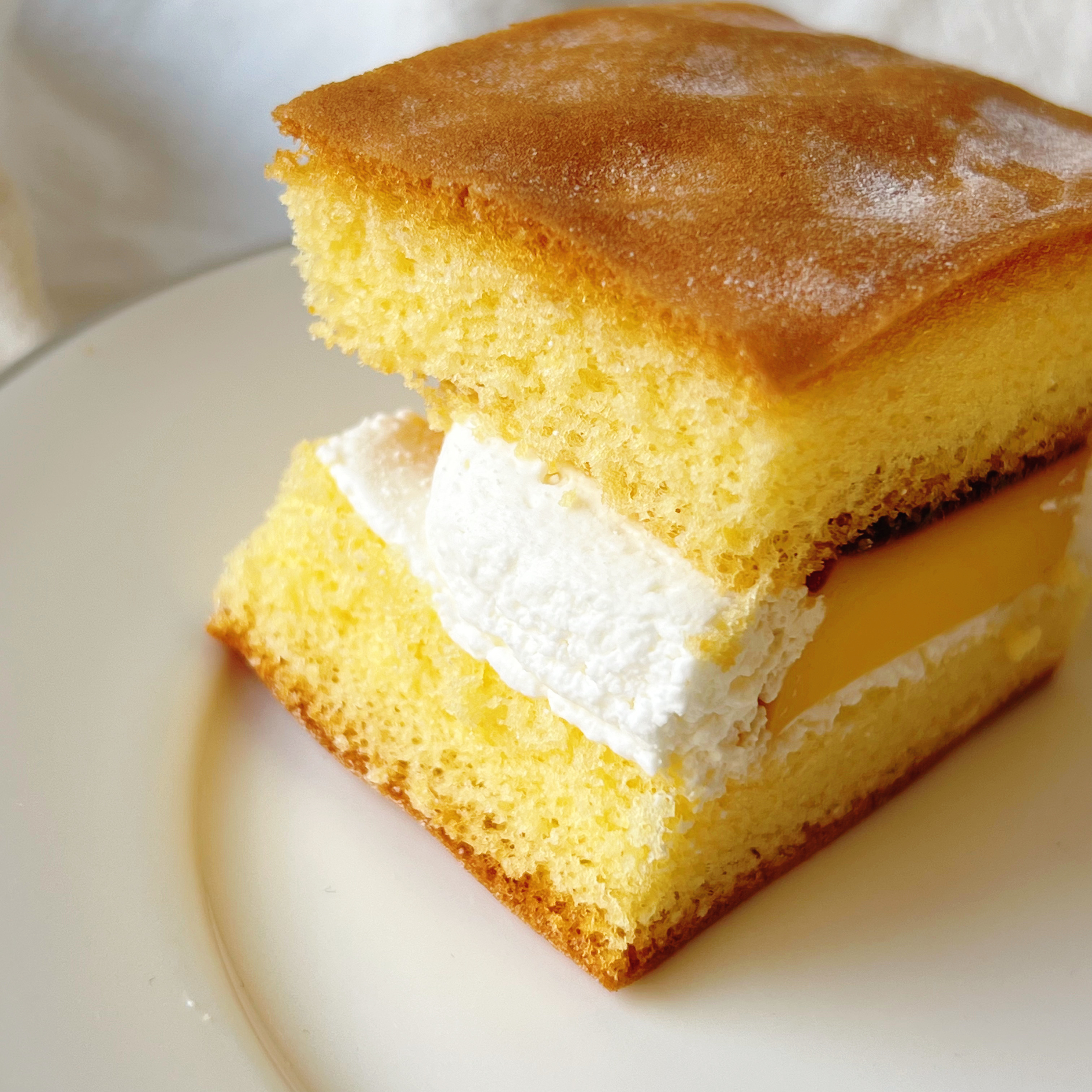 FamilyMart（ファミリーマート）のおすすめスイーツ「プリンサンド」