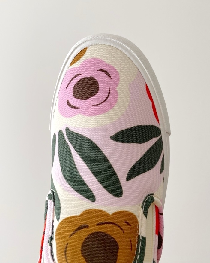 UNIQLO（ユニクロ）のおすすめファッションアイテム「キャンバススリッポン」