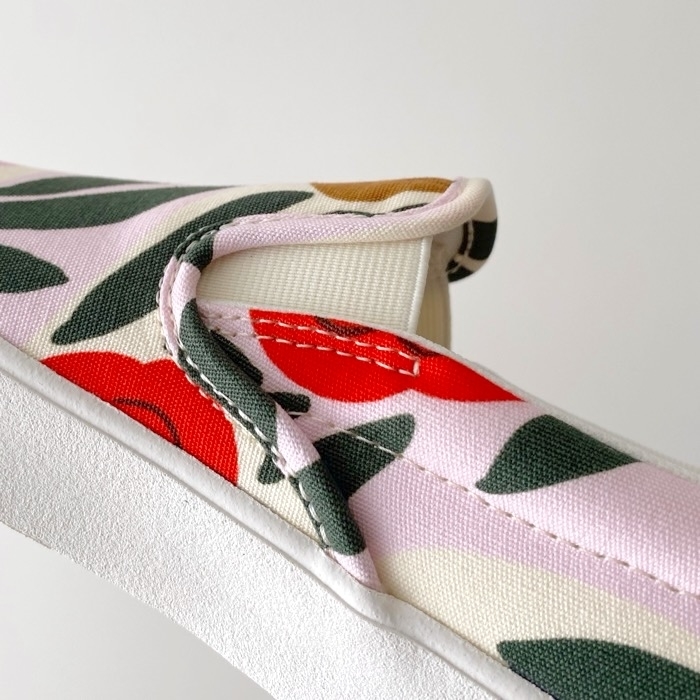 UNIQLO（ユニクロ）のおすすめファッションアイテム「キャンバススリッポン」