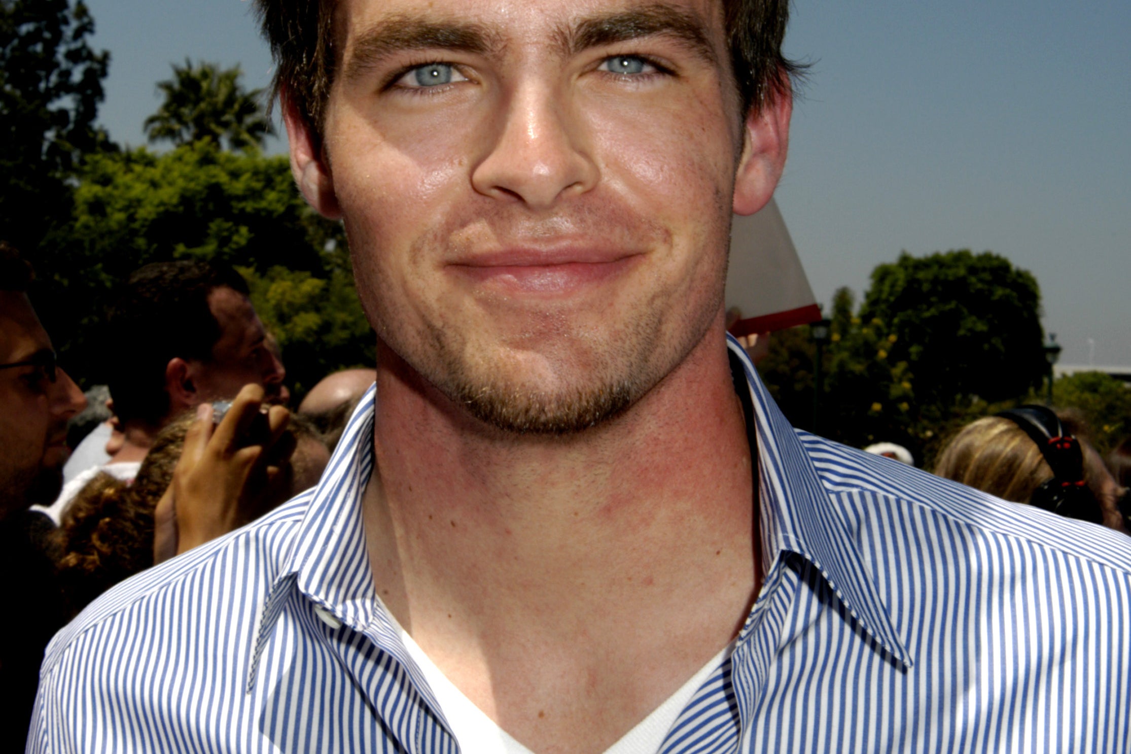 Chris Pine Admitted That He Has “A Little PTSD” From Being Rejected By Casting Directors Due To His Bad Acne At The Start Of His Career