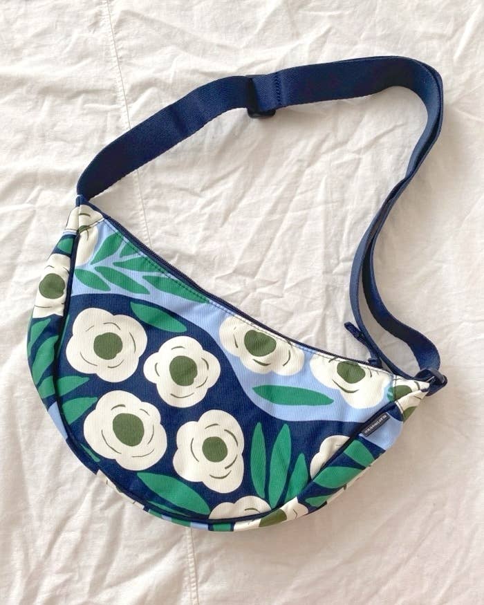 UNIQLO(ユニクロ)のおすすめファッションアイテム「ラウンドミニショルダーバッグ」