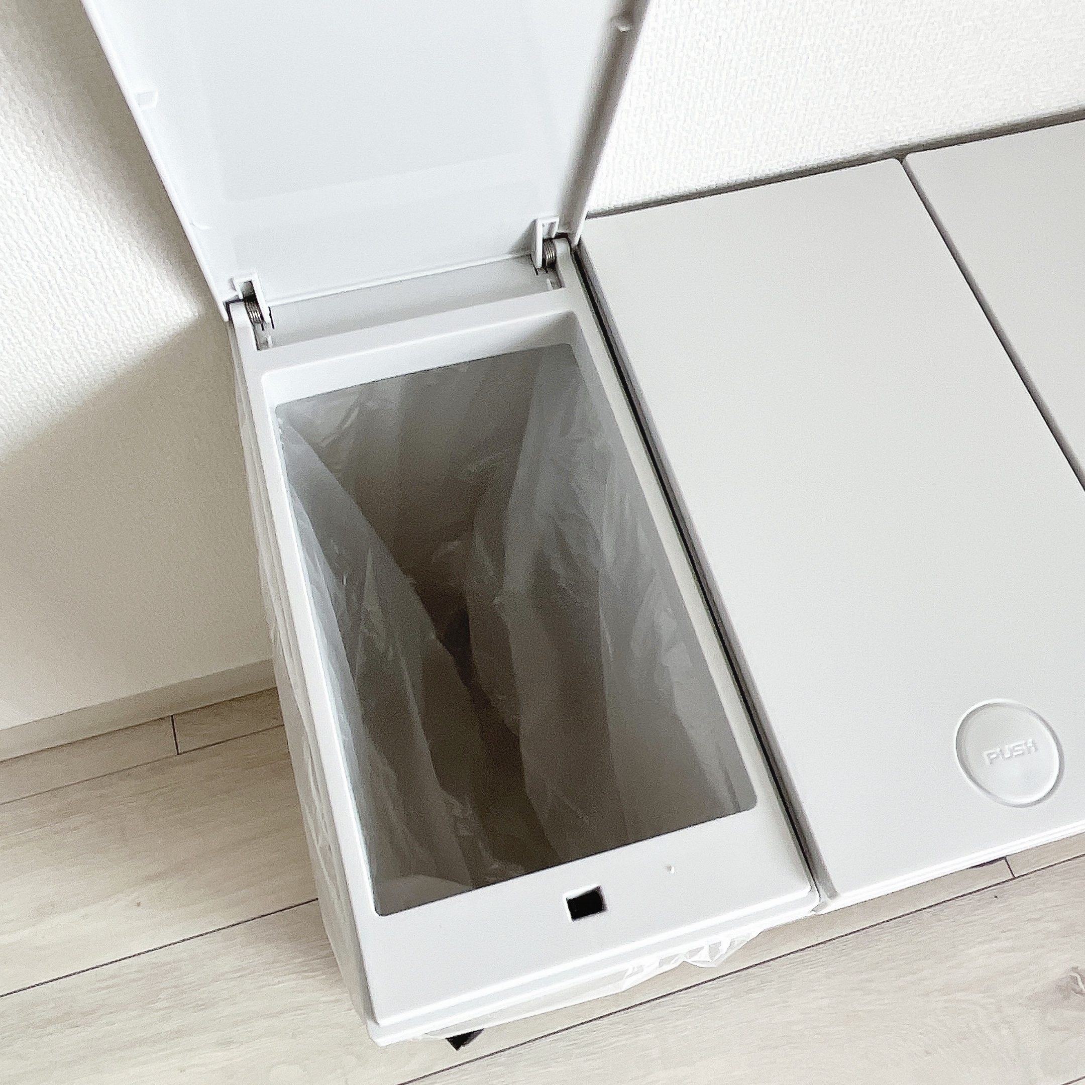 ニトリおすすめアイテム「横型3分別 プッシュペールワゴン(60L)」