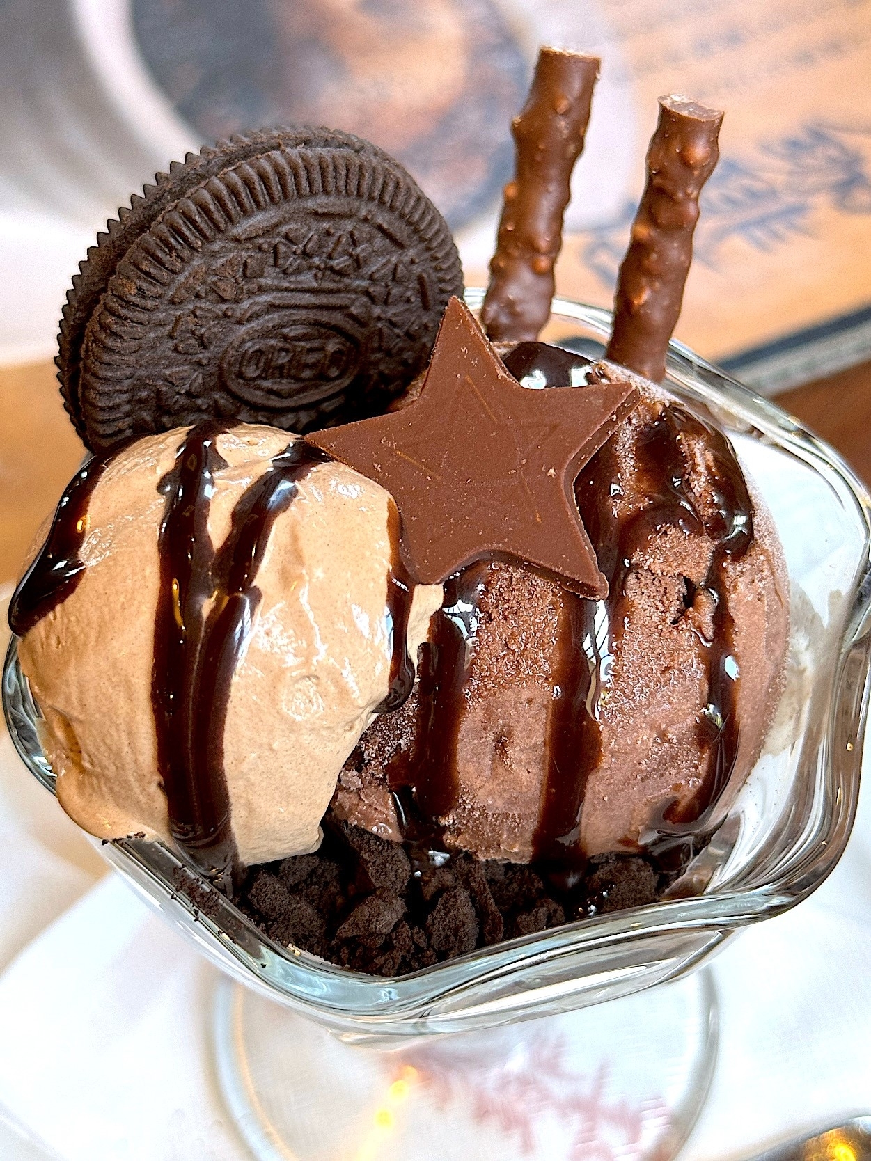 星乃珈琲店のおすすめスイーツ「チョコレートパフェ」