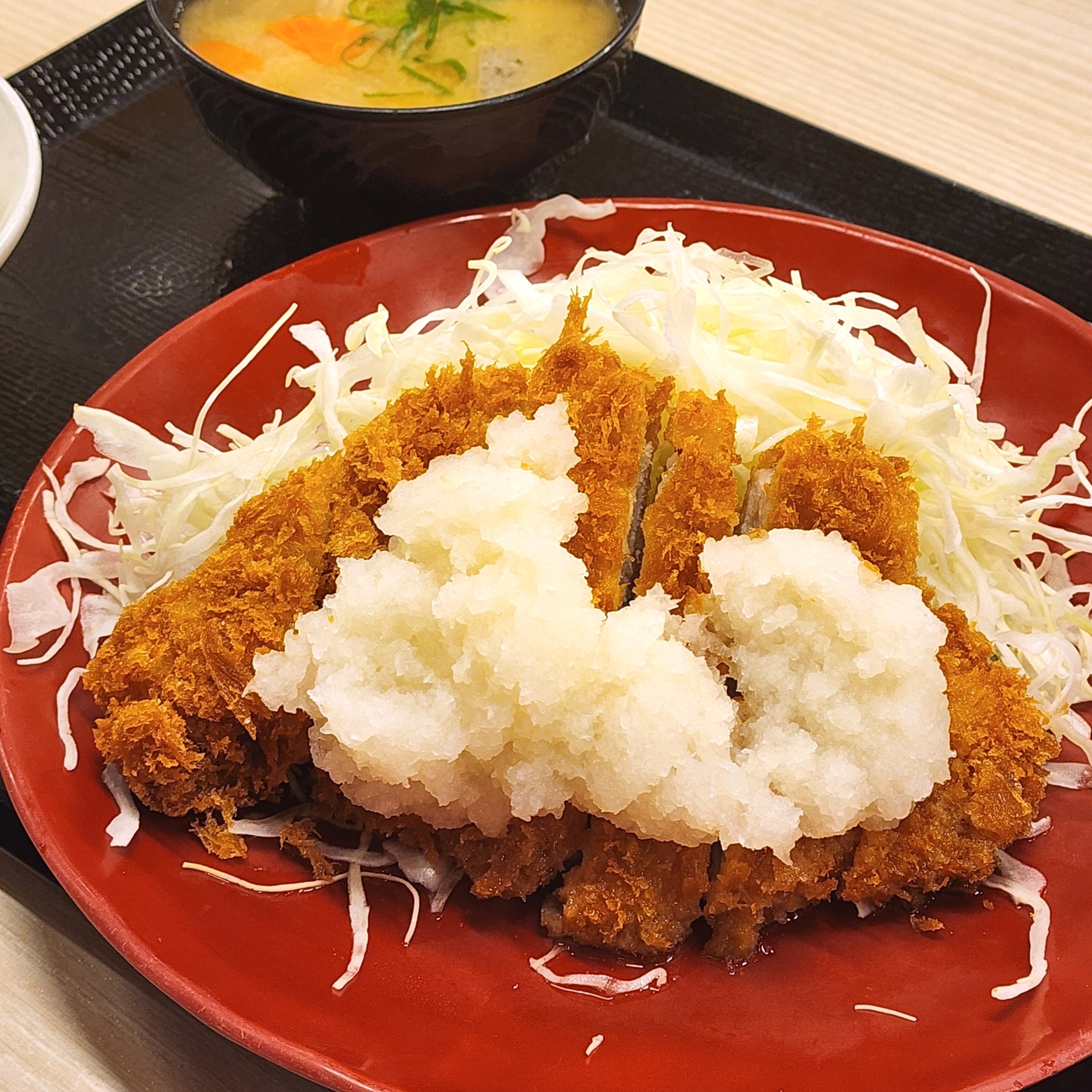 かつやのおすすめフード「おろしカツ定食」