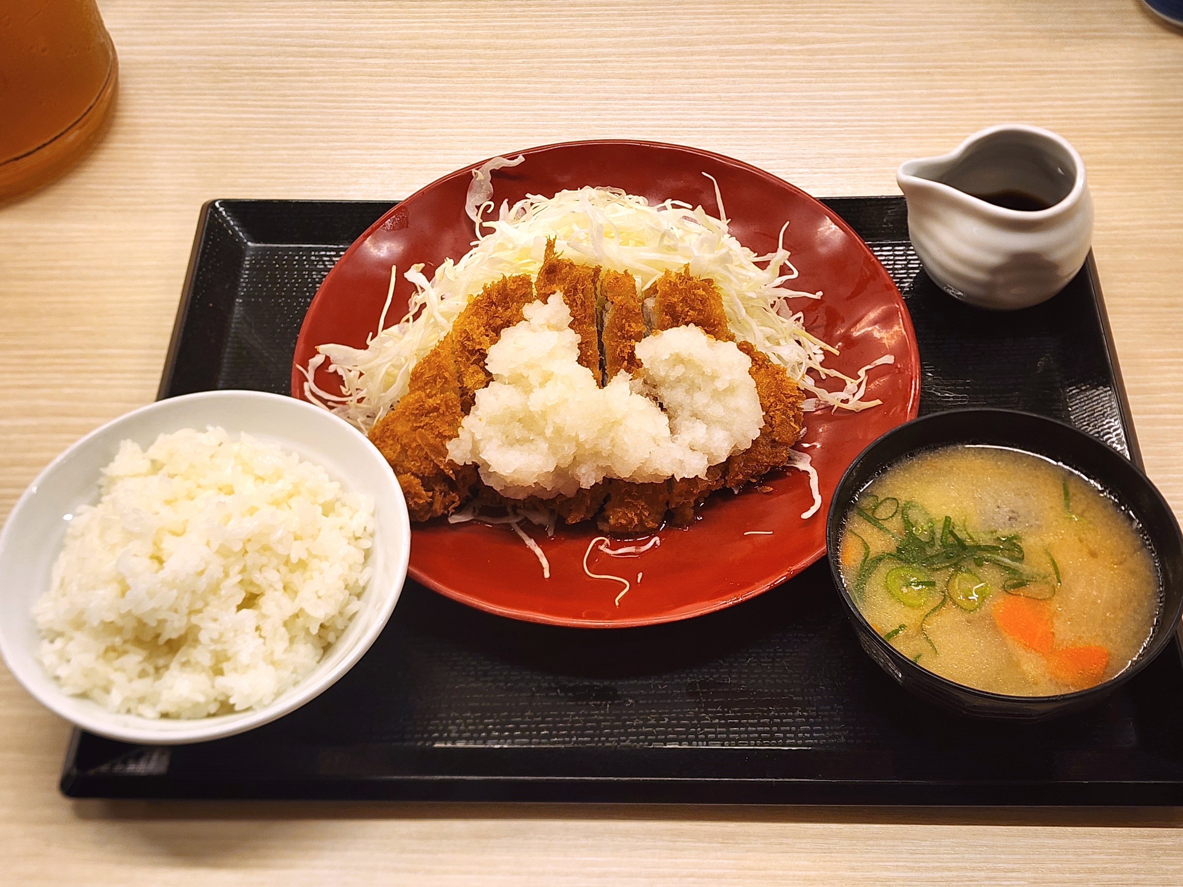 かつやのおすすめフード「おろしカツ定食」