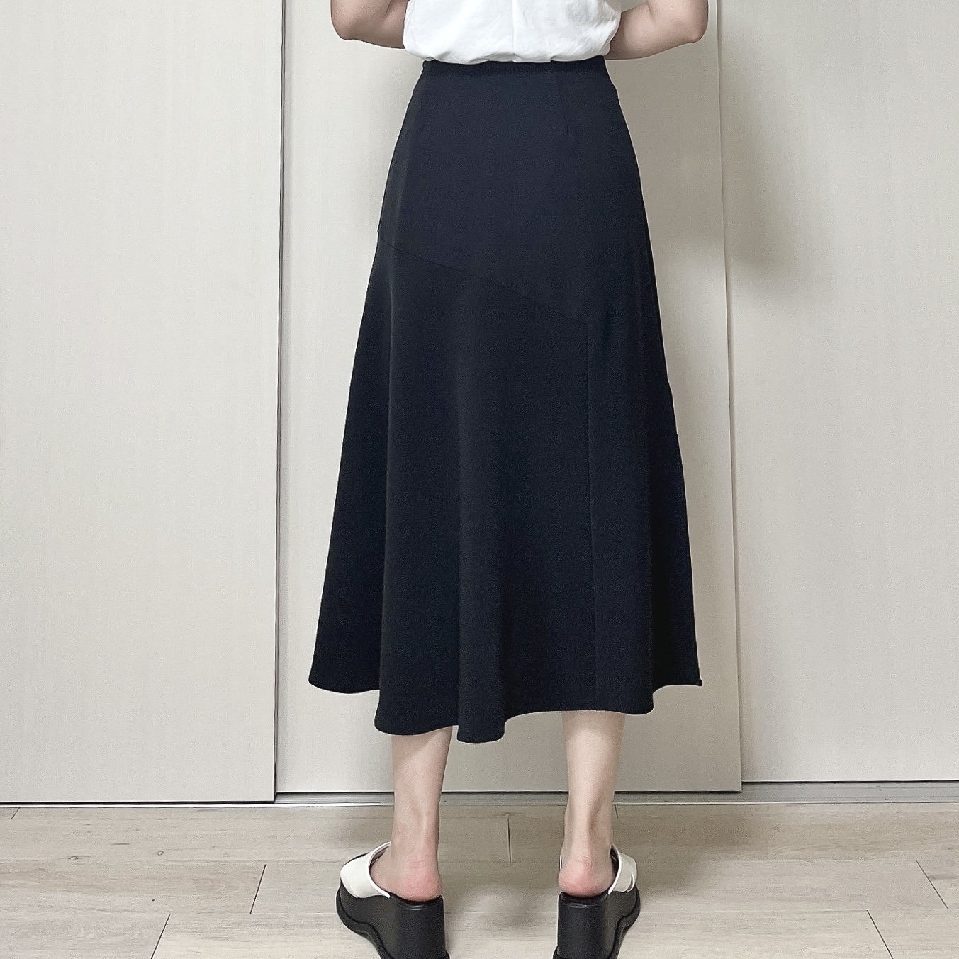 ユニクロのおすすめボトムス「マーメイドスカート」