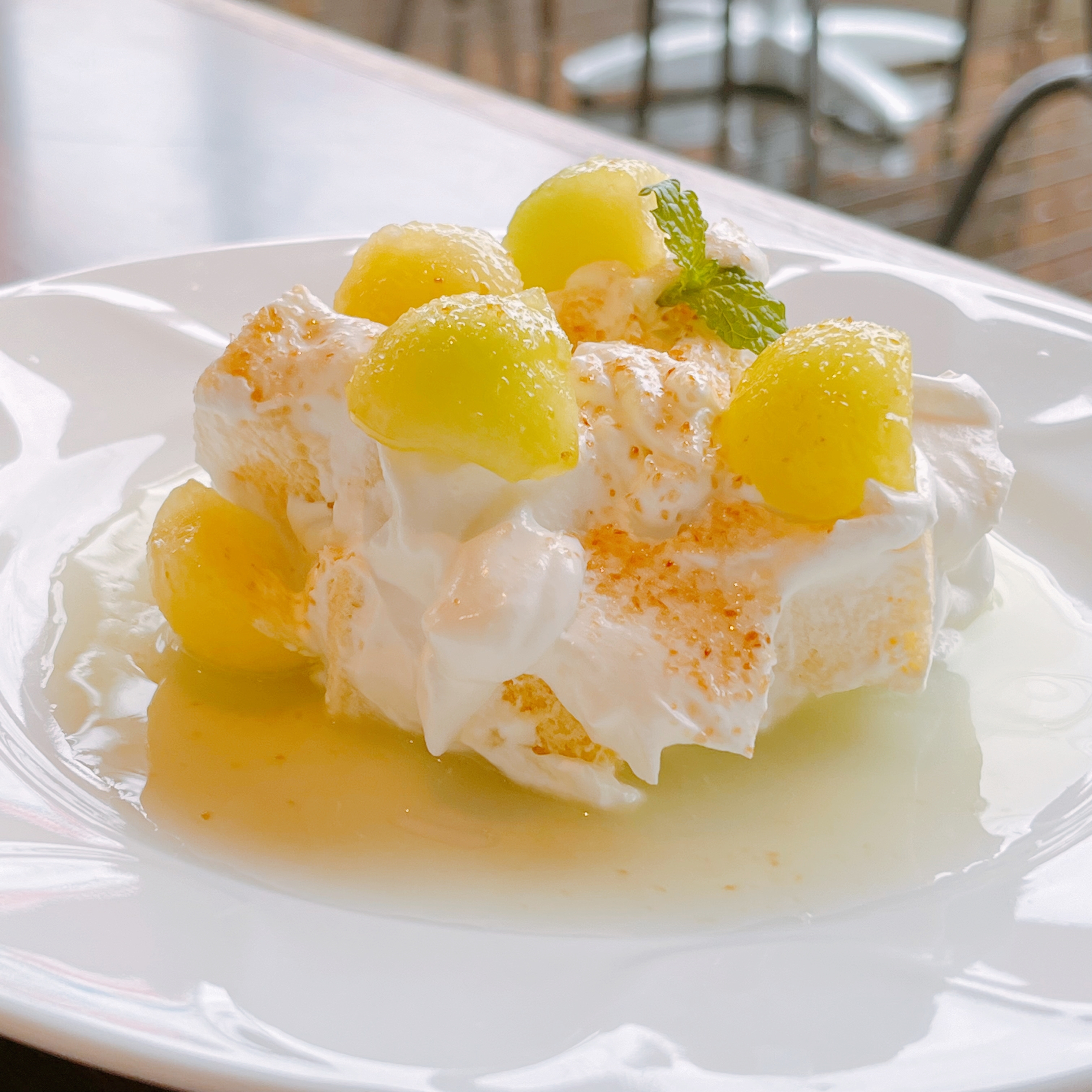 デニーズのオススメメニュー「マスクメロンのふわふわショートケーキ」