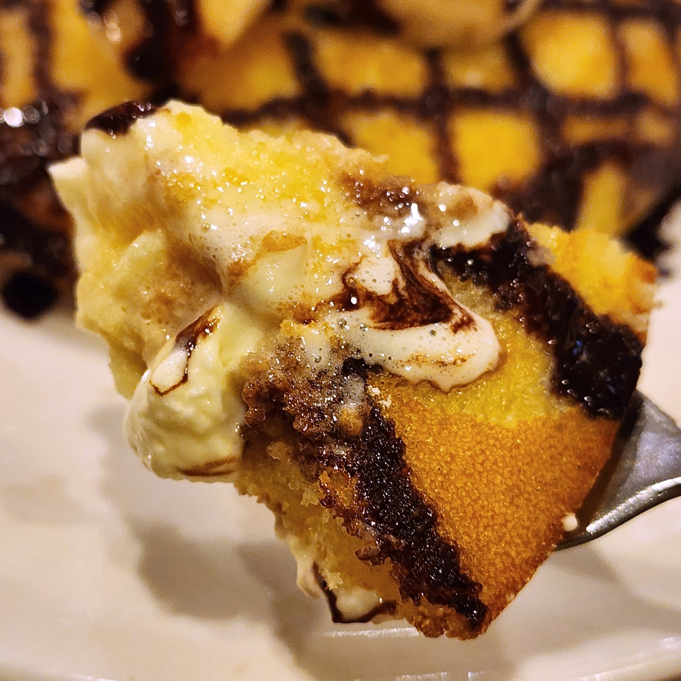 ガストのおすすめスイーツ「チョコバナナとマスカルポーネのパンケーキ」