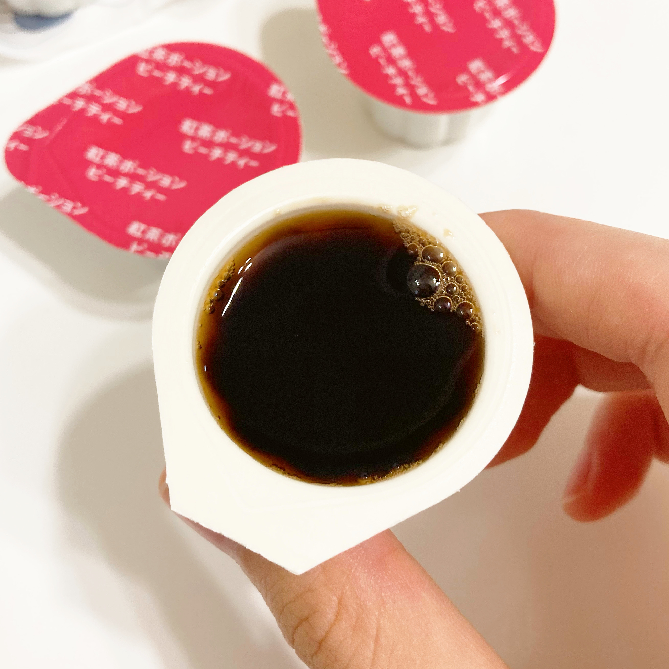 セブン-イレブンのおすすめドリンク「紅茶ポーションピーチティー 7個入」