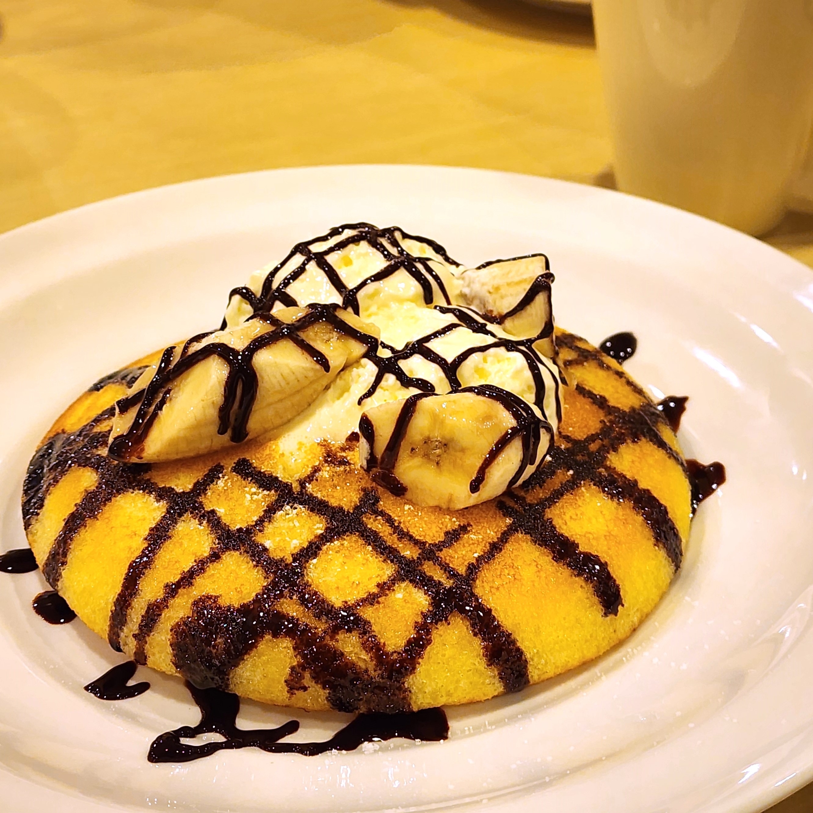 ガストのおすすめスイーツ「チョコバナナとマスカルポーネのパンケーキ」