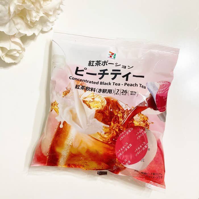 セブン-イレブンのおすすめドリンク「紅茶ポーションピーチティー 7個入」