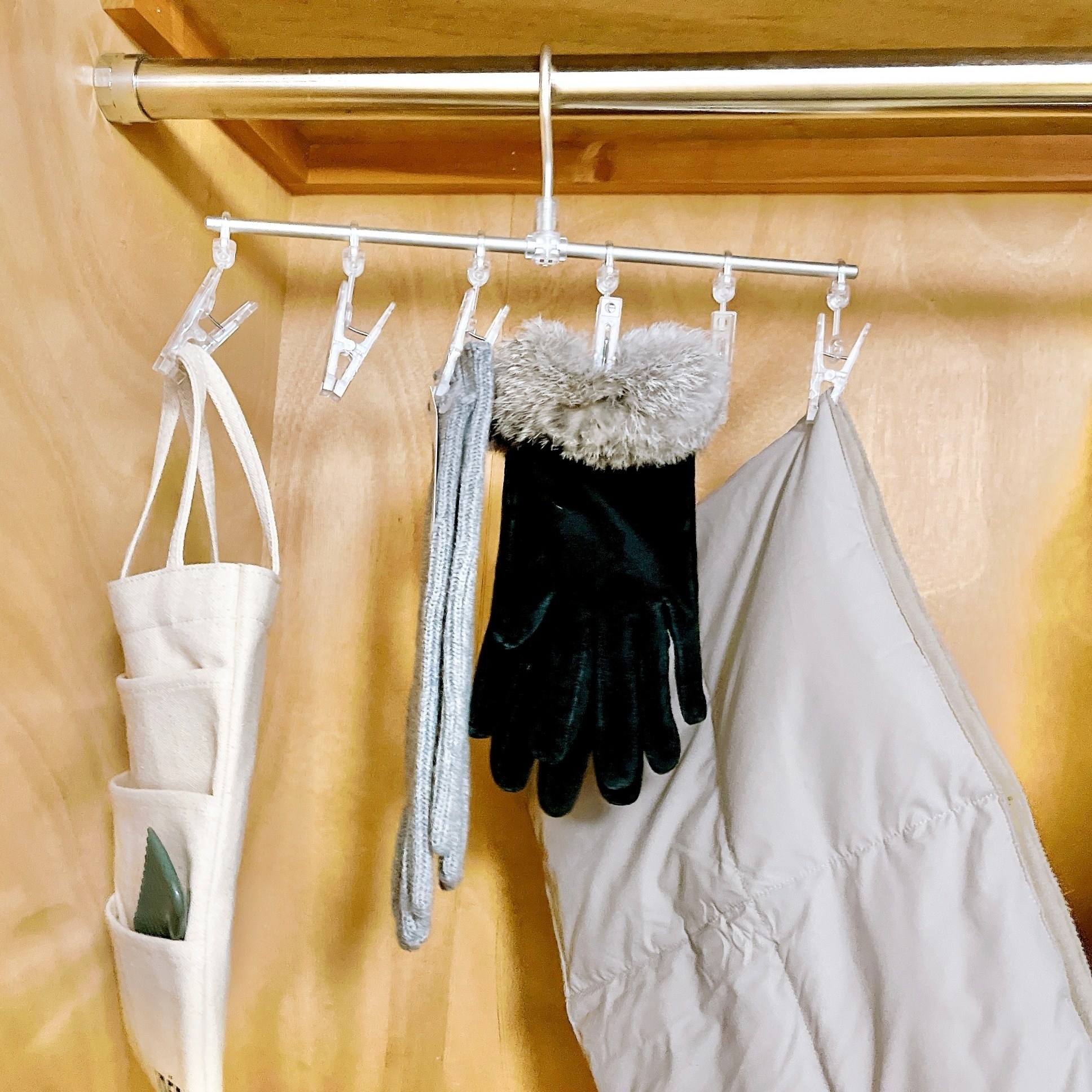 無印良品のおすすめの便利グッズ「アルミ直線ハンガー」