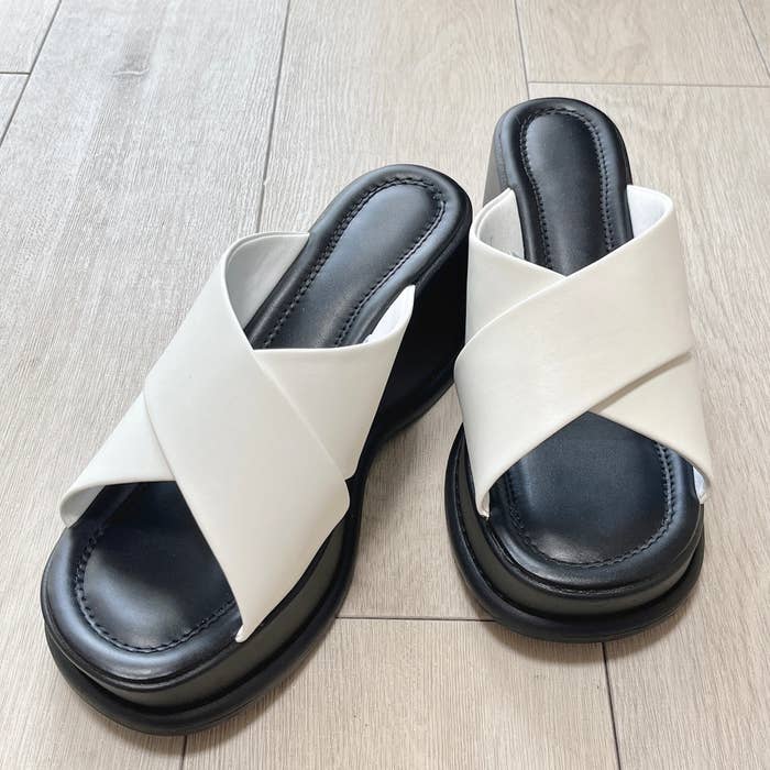 ユニクロのおすすめサンダル「プラットフォームサンダル」