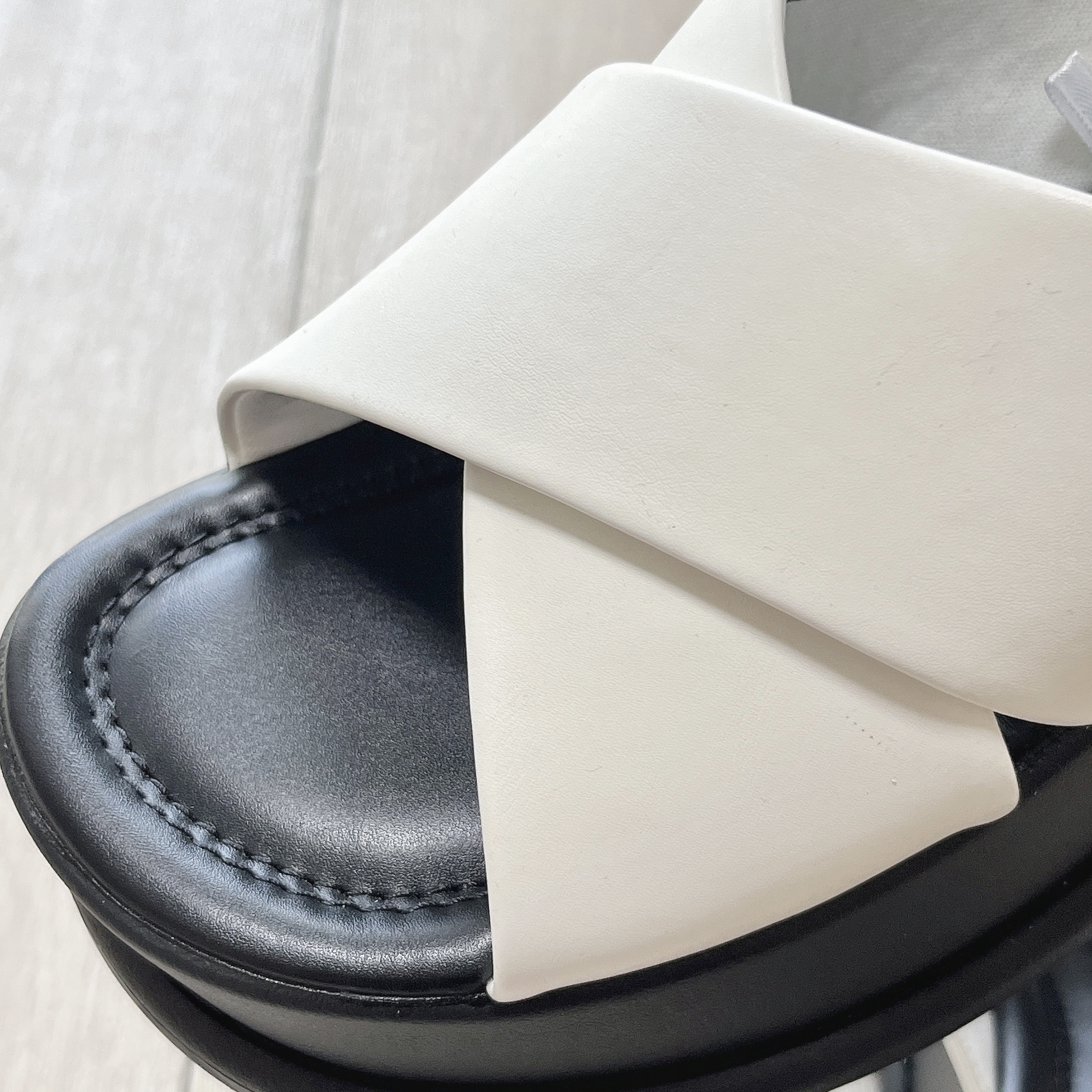 ユニクロのおすすめサンダル「プラットフォームサンダル」